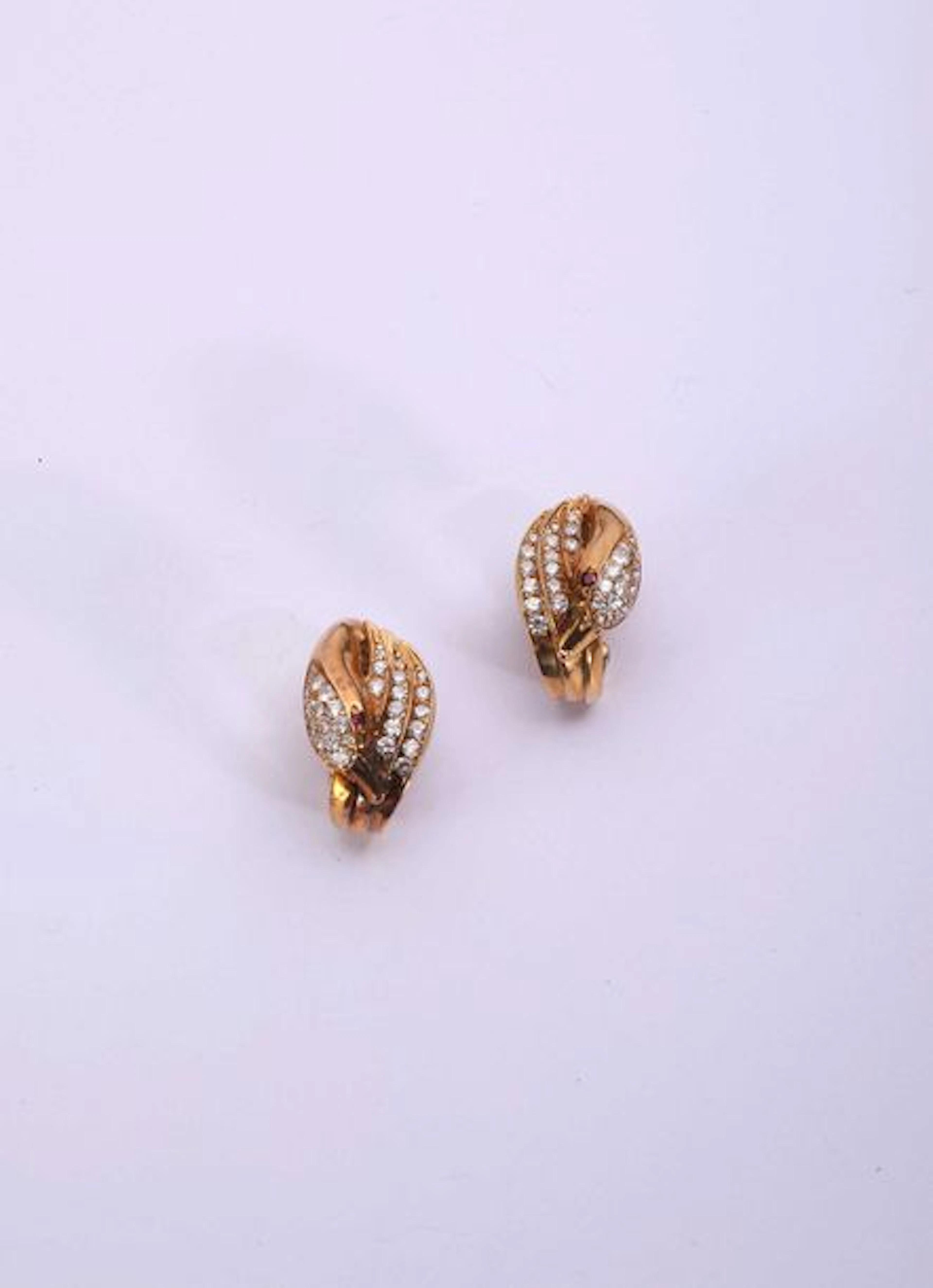 Paire de clips d’oreilles à motif de cygne…