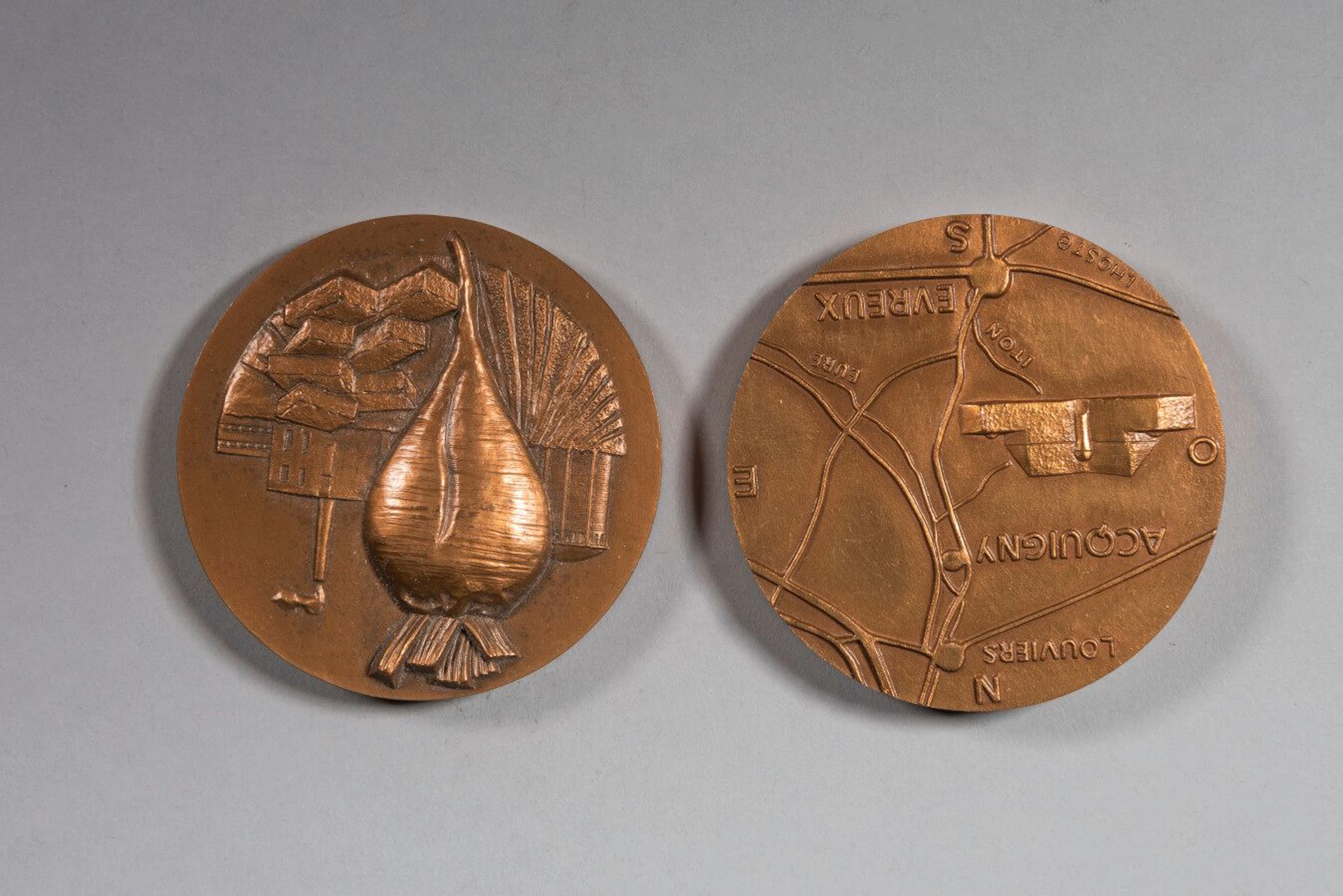 LHOSTE Deux médailles en bronze Commémoration... - Lot 14 - Eve