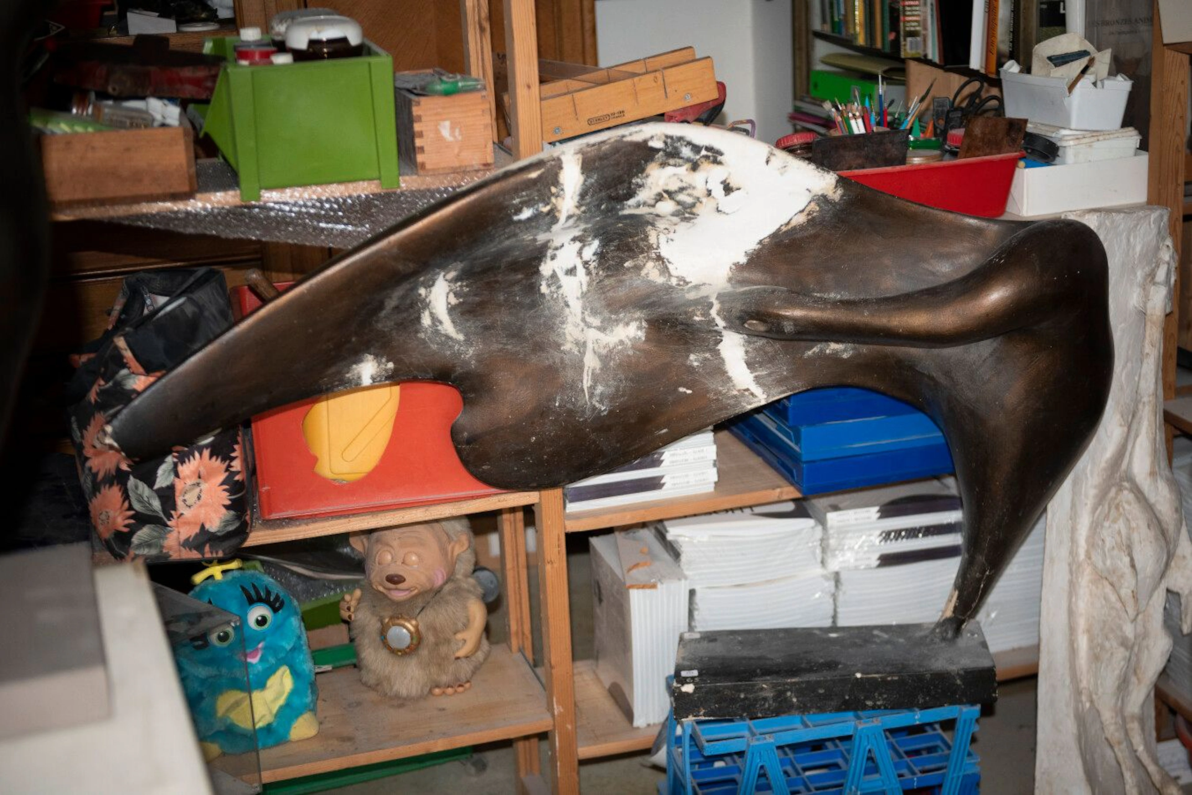 LHOSTE Mouette se grattant, 1965 Plâtre... - Lot 154 - Eve