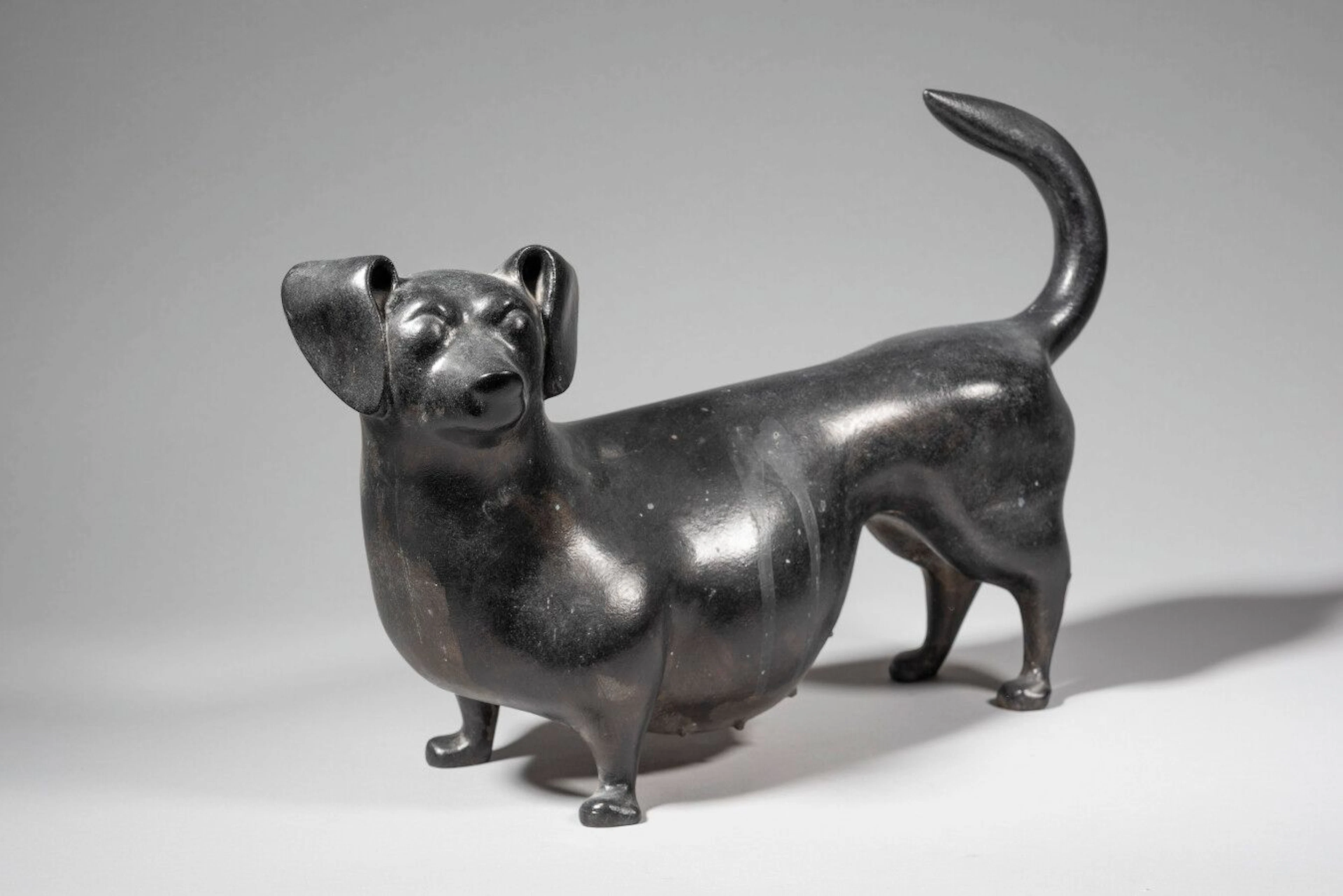 LHOSTE Teckel Plâtre patiné Haut : 28... - Lot 185 - Eve