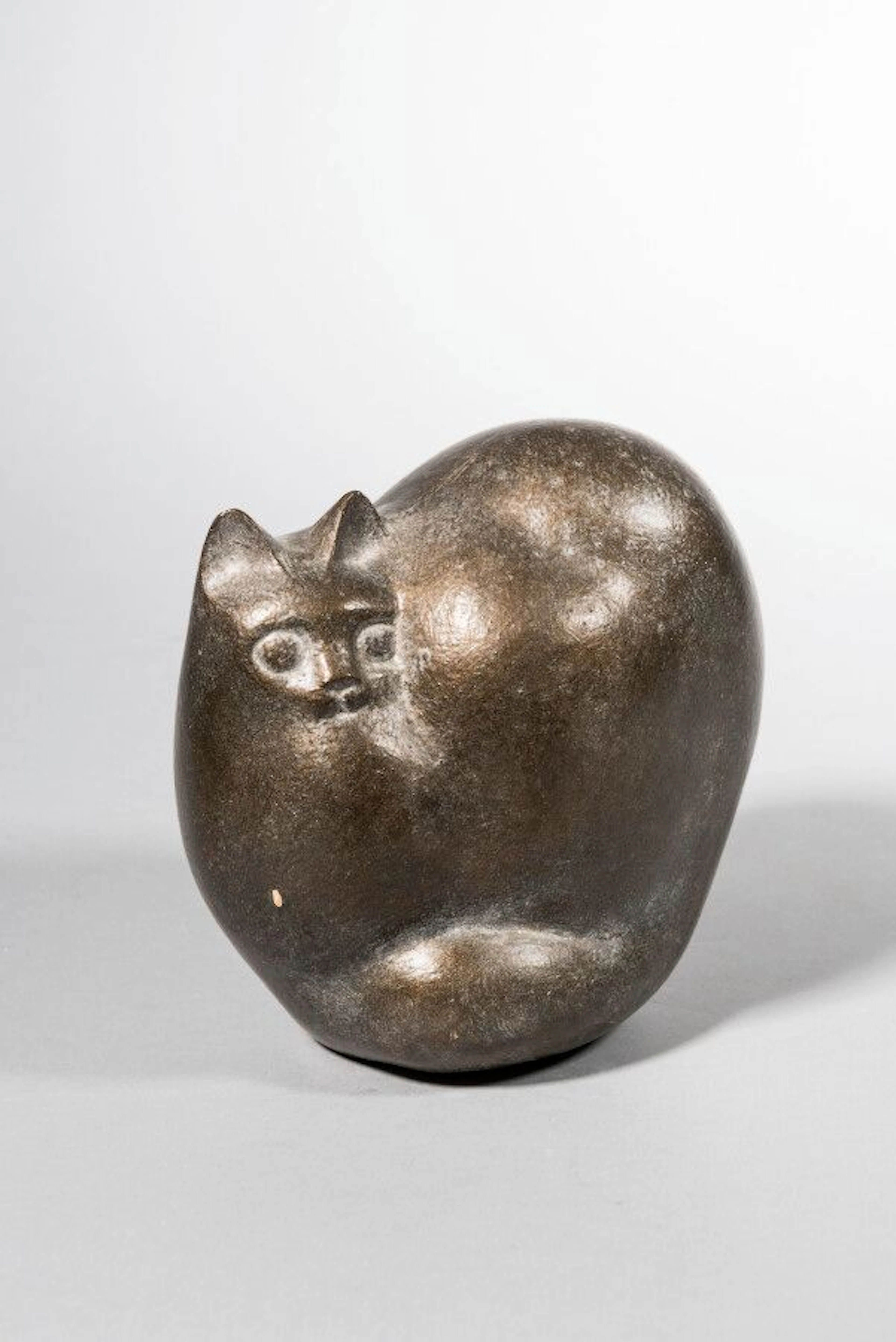 LHOSTE Petit chat rond Plâtre patiné Haut... - Lot 197 - Eve
