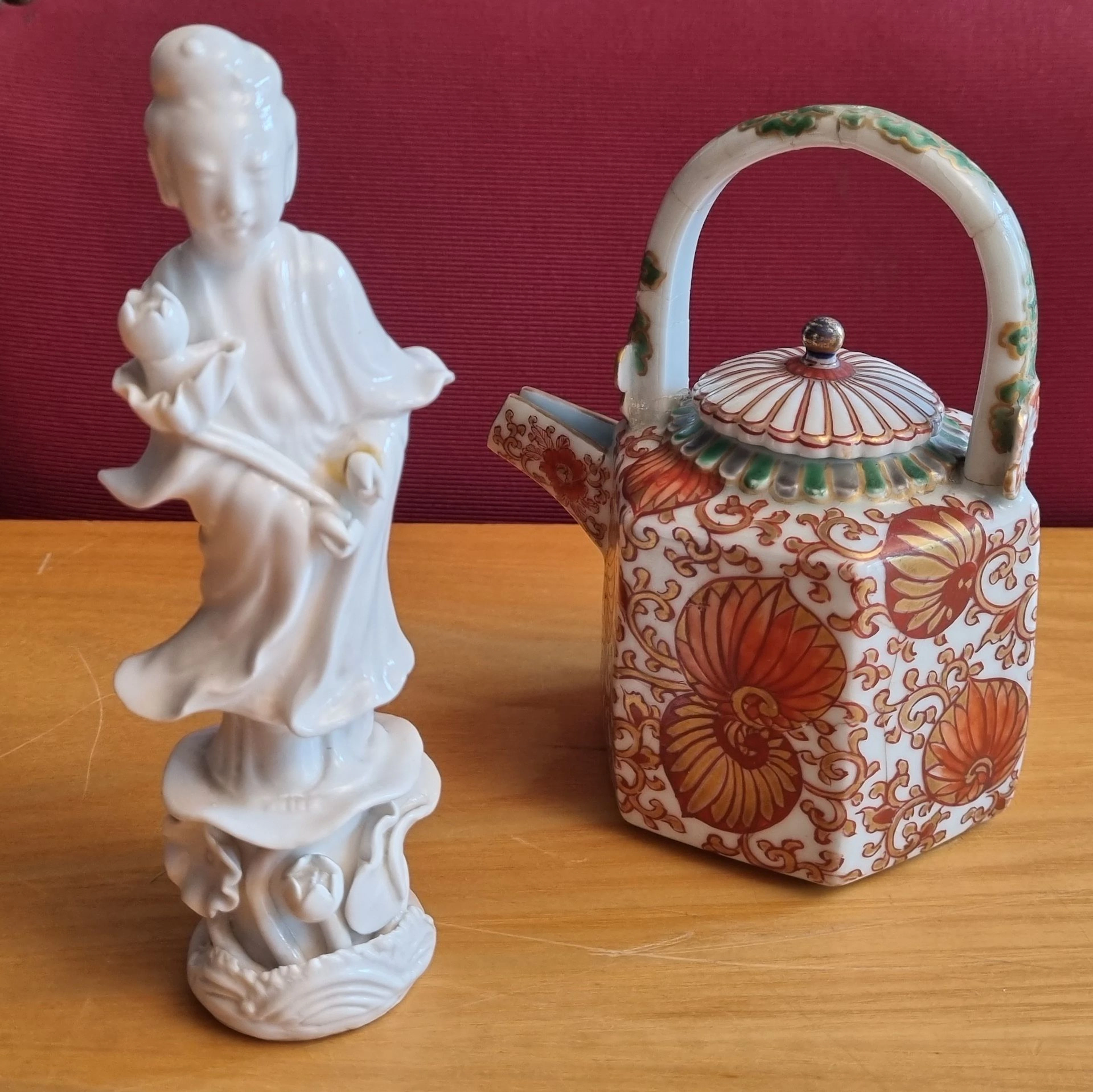 LOT : GUANYIN blanc de Chine et théière Chine... - Lot 208 - Ferri & Associés