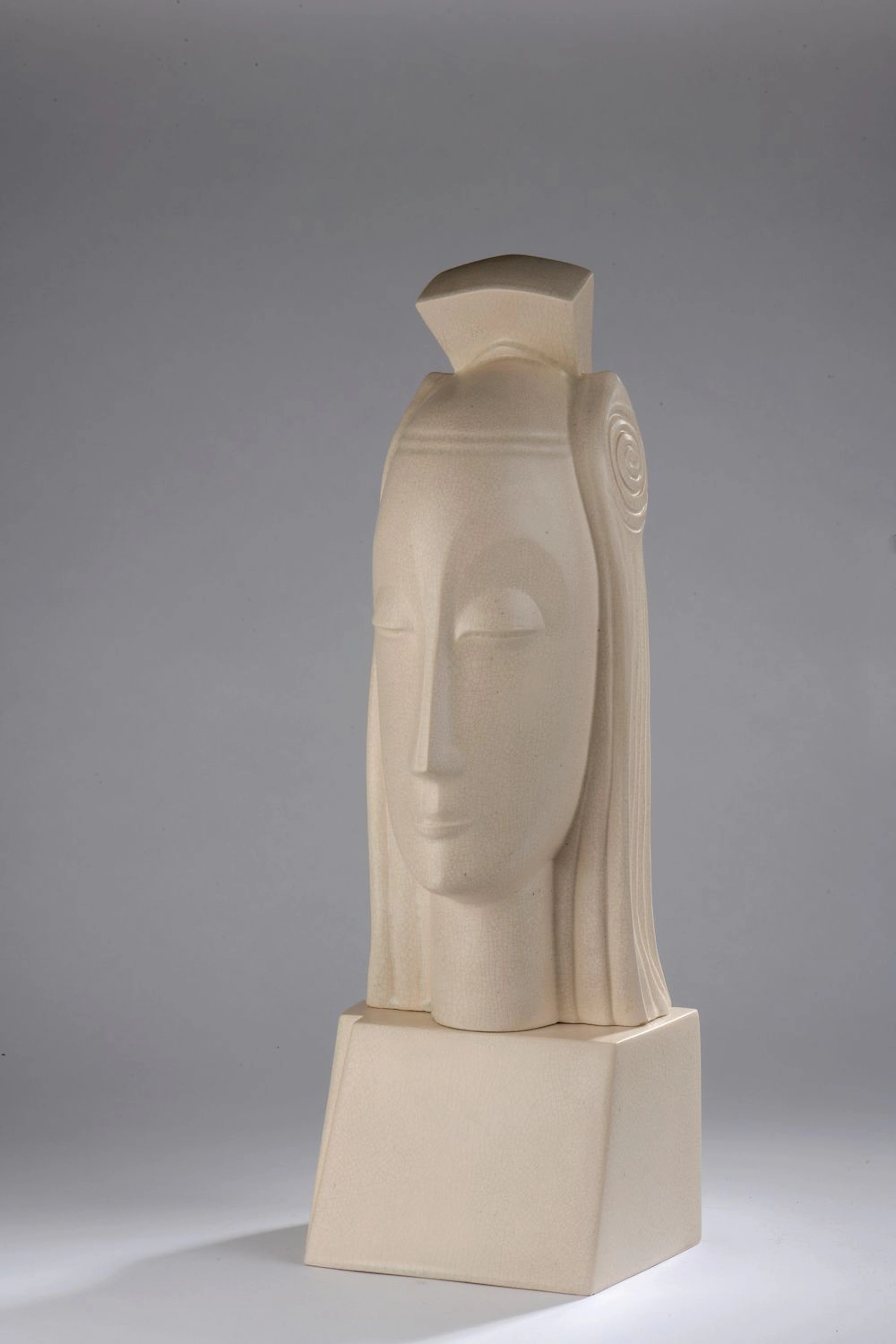 D'après Gustave MIKLOS. Tête de Reine. Céramique... - Lot 173 - Le Floc'h
