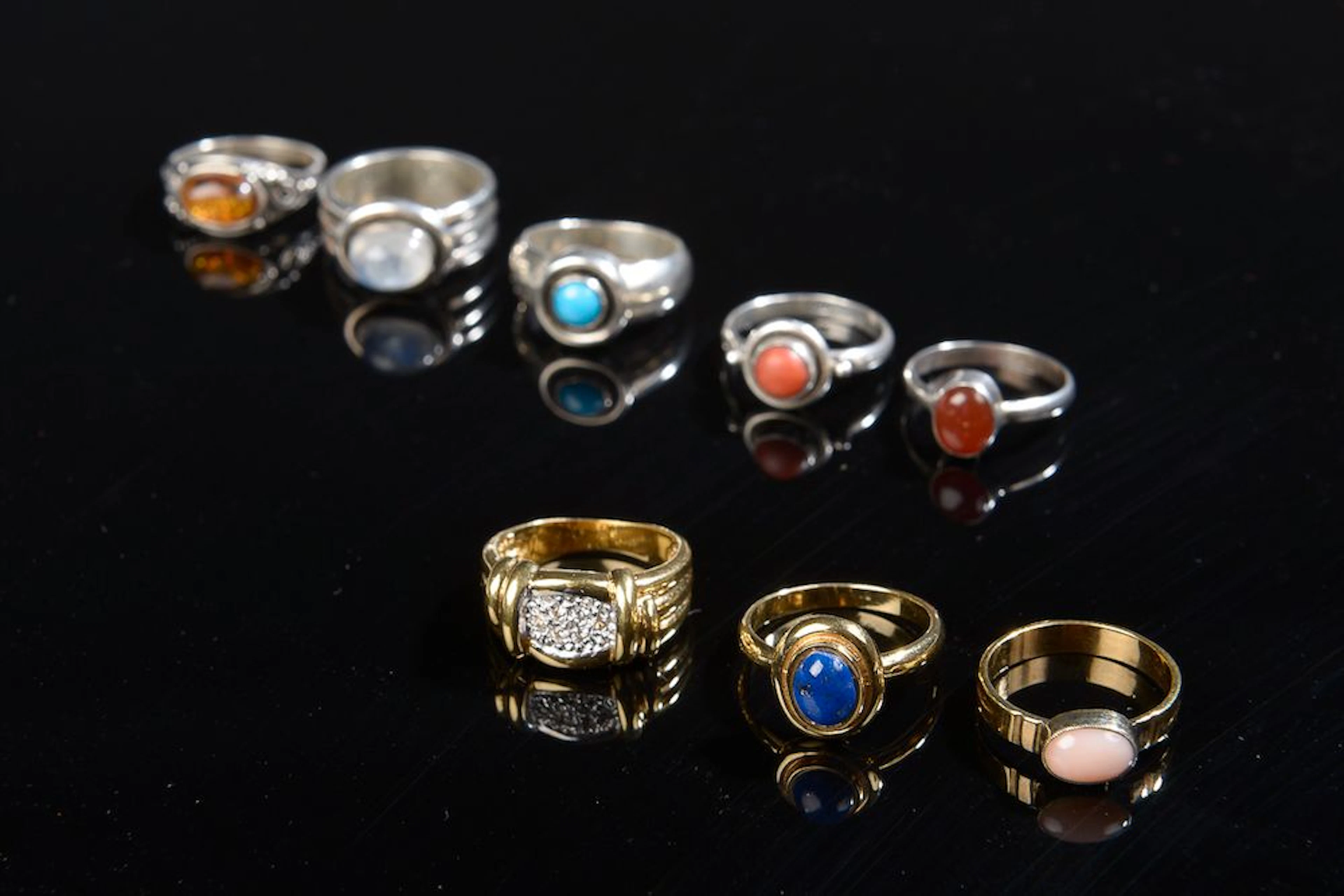 Ensemble de cinq bagues en argent, ornées... - Lot 138 - Le Floc'h