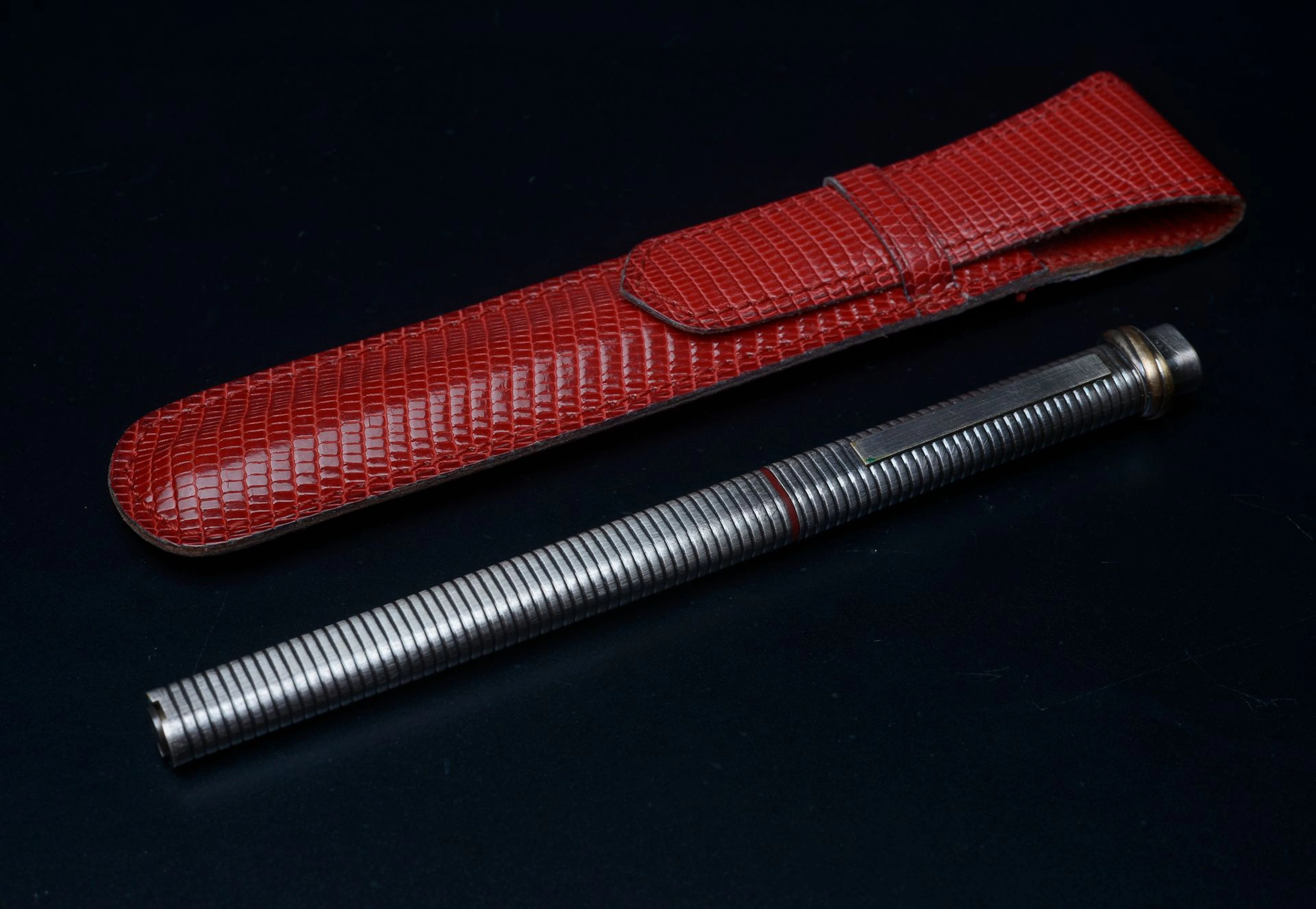 CARTIER. Stylo feutre en métal argenté modèle... - Lot 70 - Le Floc'h