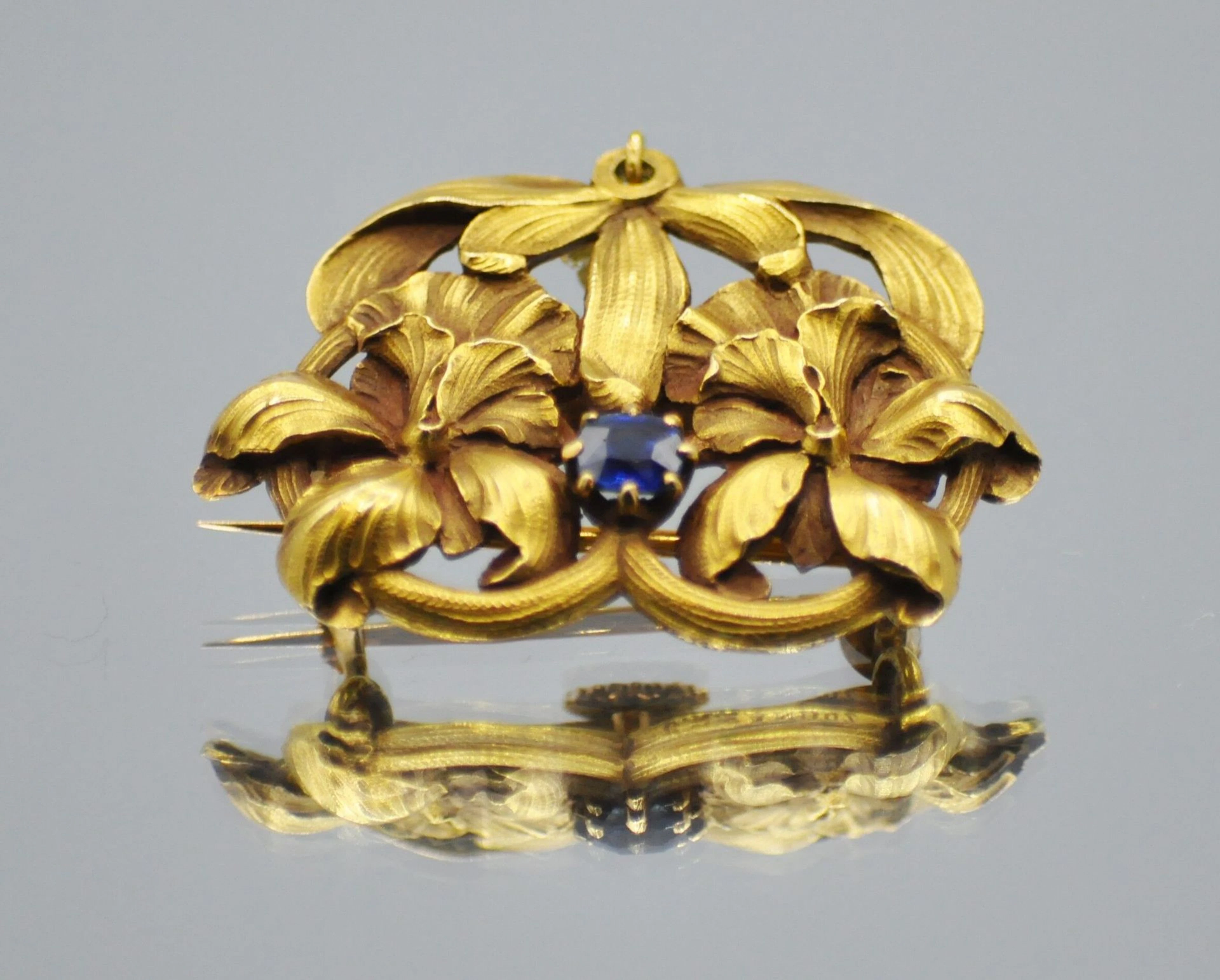 Broche fleurs en or 750 millièmes ajouré... - Lot 51 - Morand & Morand