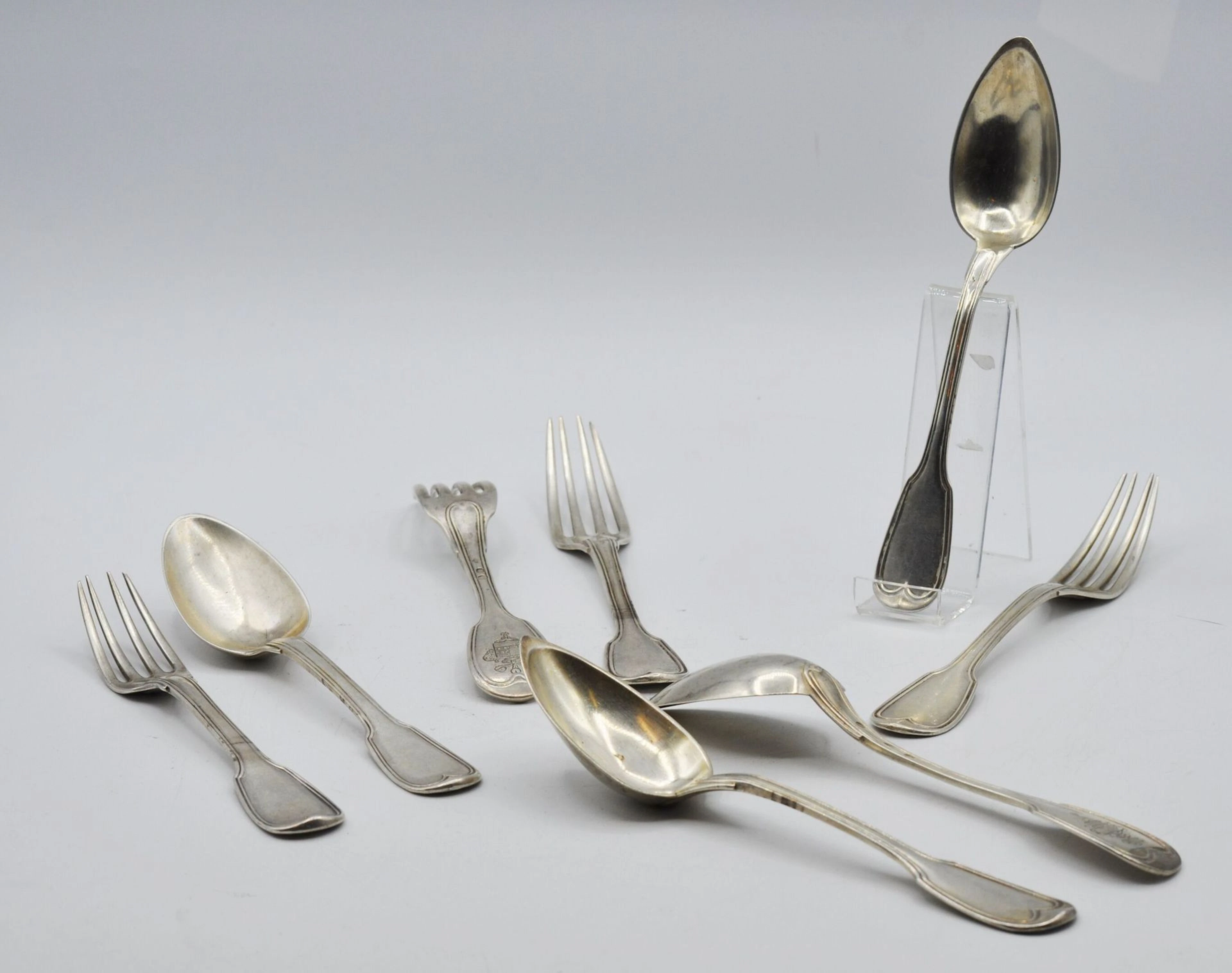 Ensemble de couverts en argent comprenant... - Lot 70 - Morand & Morand