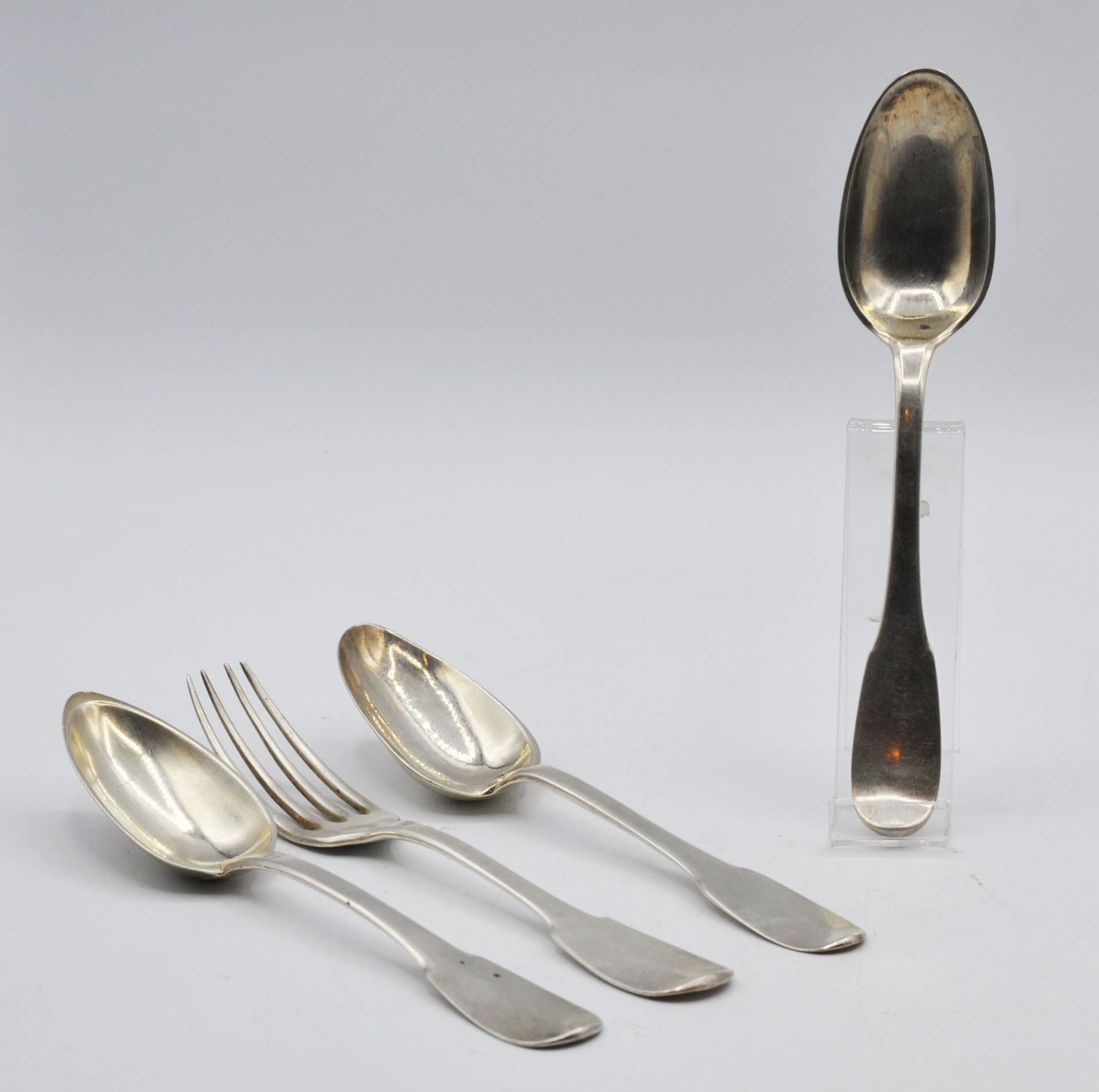 Lot de couverts en argent comprenant : -... - Lot 96 - Morand & Morand
