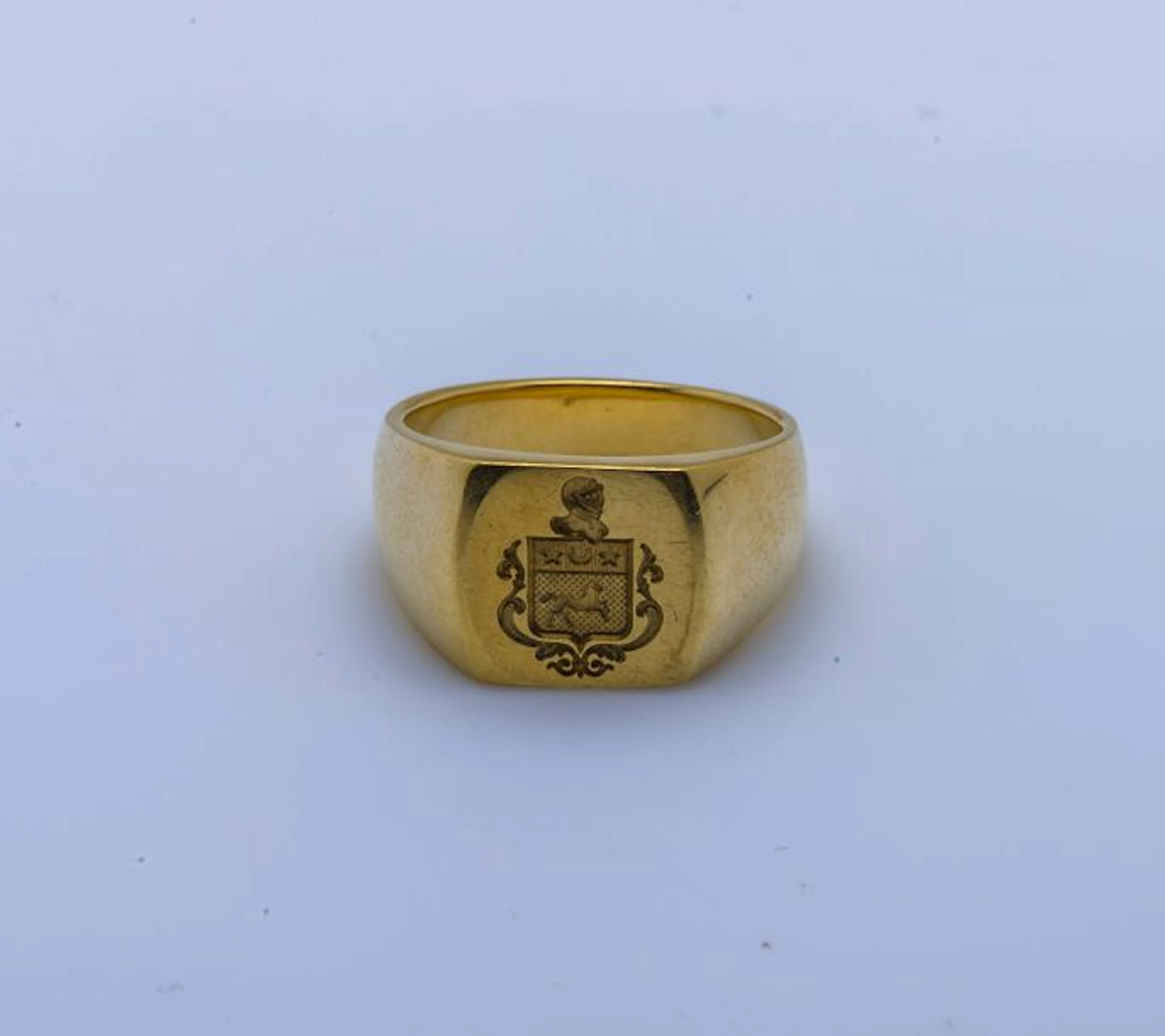 Chevalière en or jaune 18 carats (750 millièmes)…
