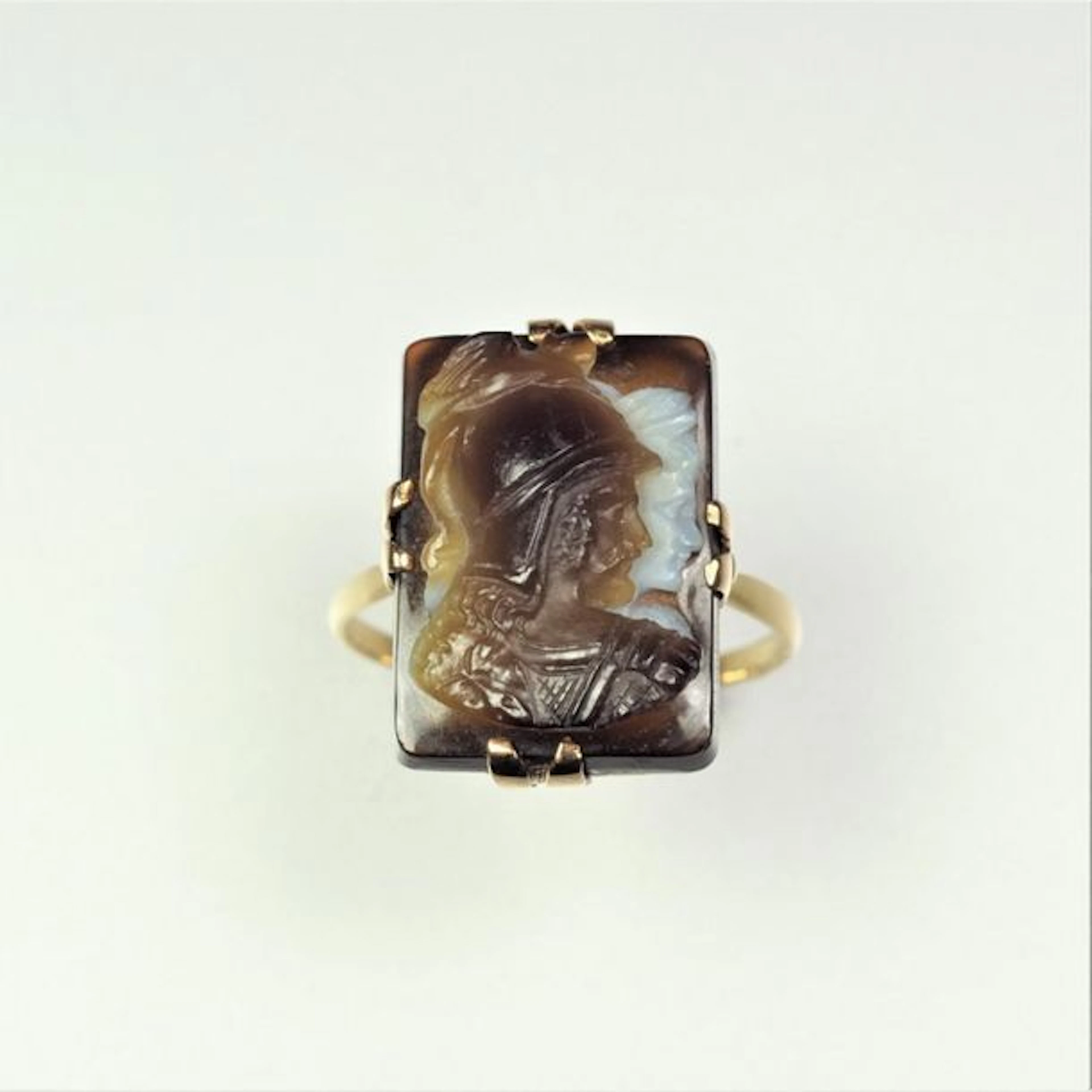 Bague d'homme en or jaune 18K (750/oo) centré...