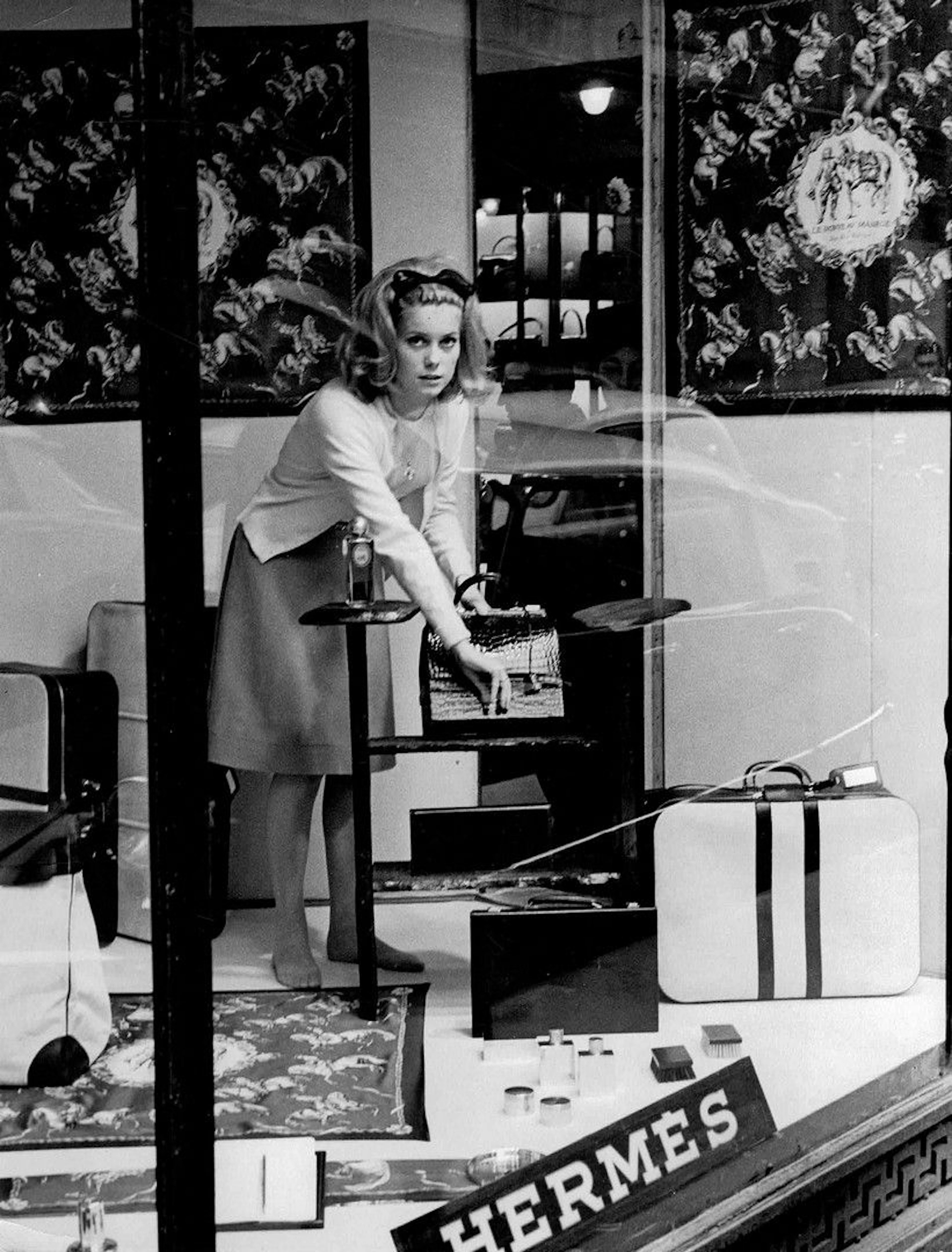 CATHERINE DENEUVE - HERMES