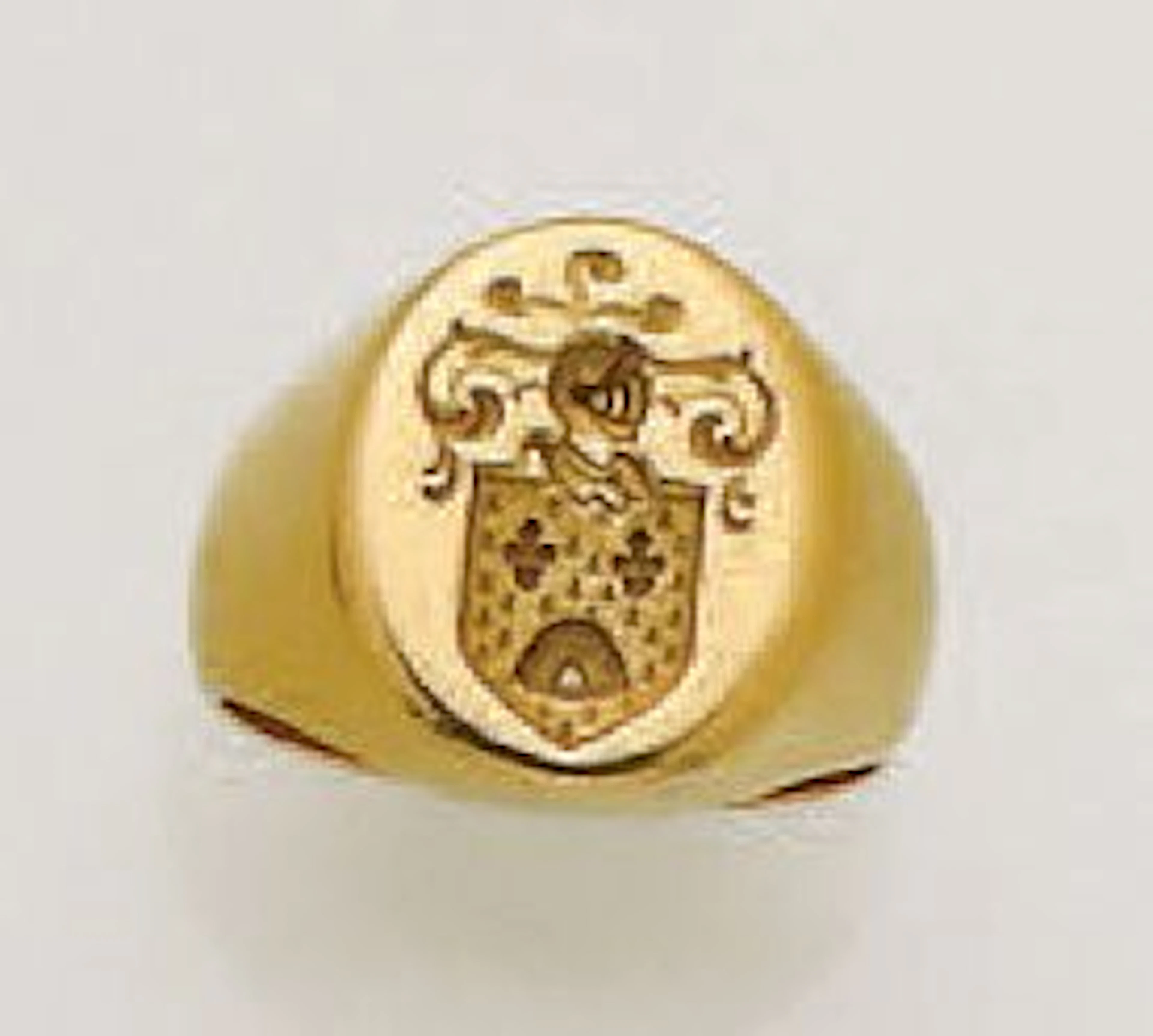 Chevalière armoriée en or jaune 18K 750/oo