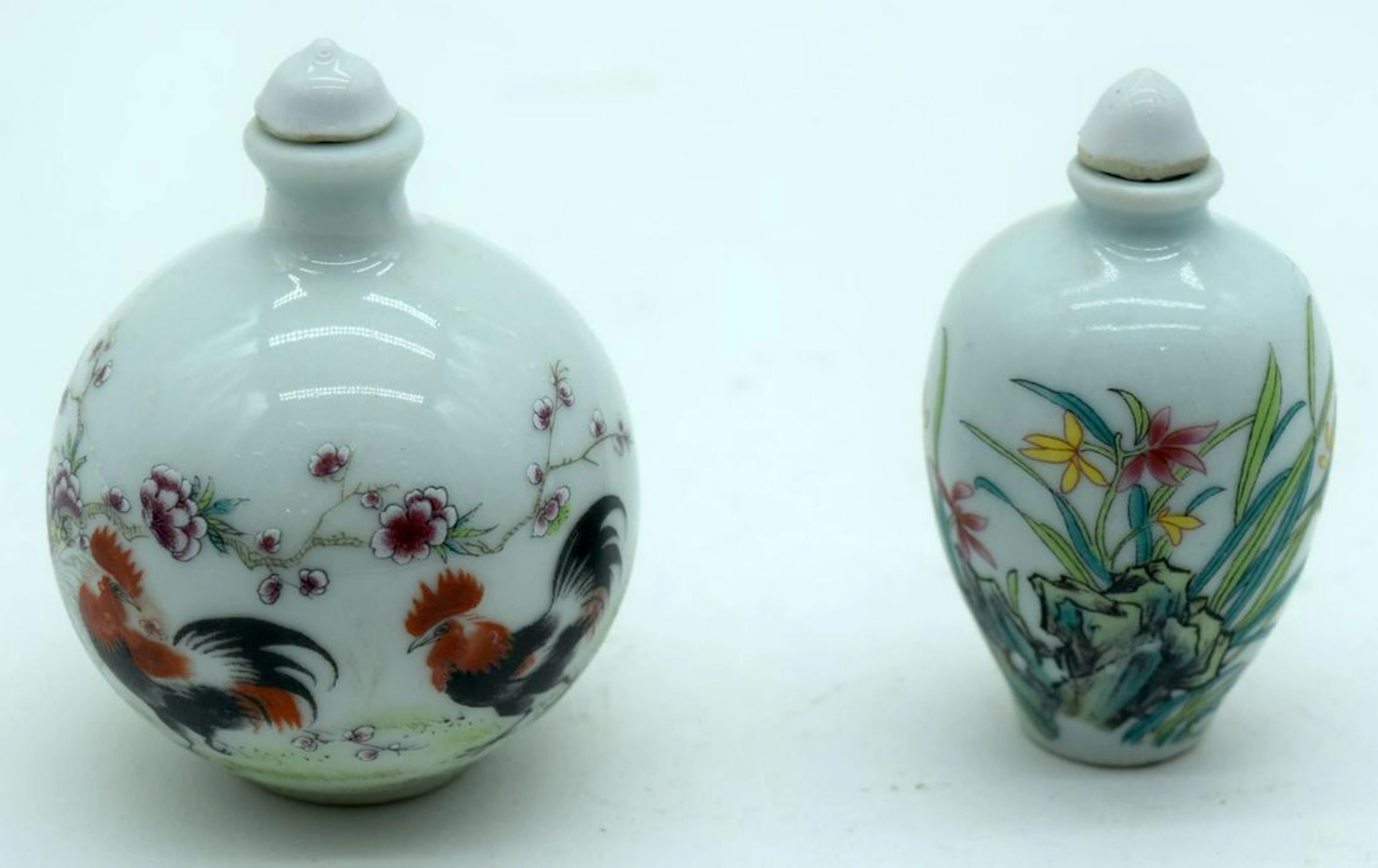 Two small Chinese porcelain scent bottles 7.5cm (2).