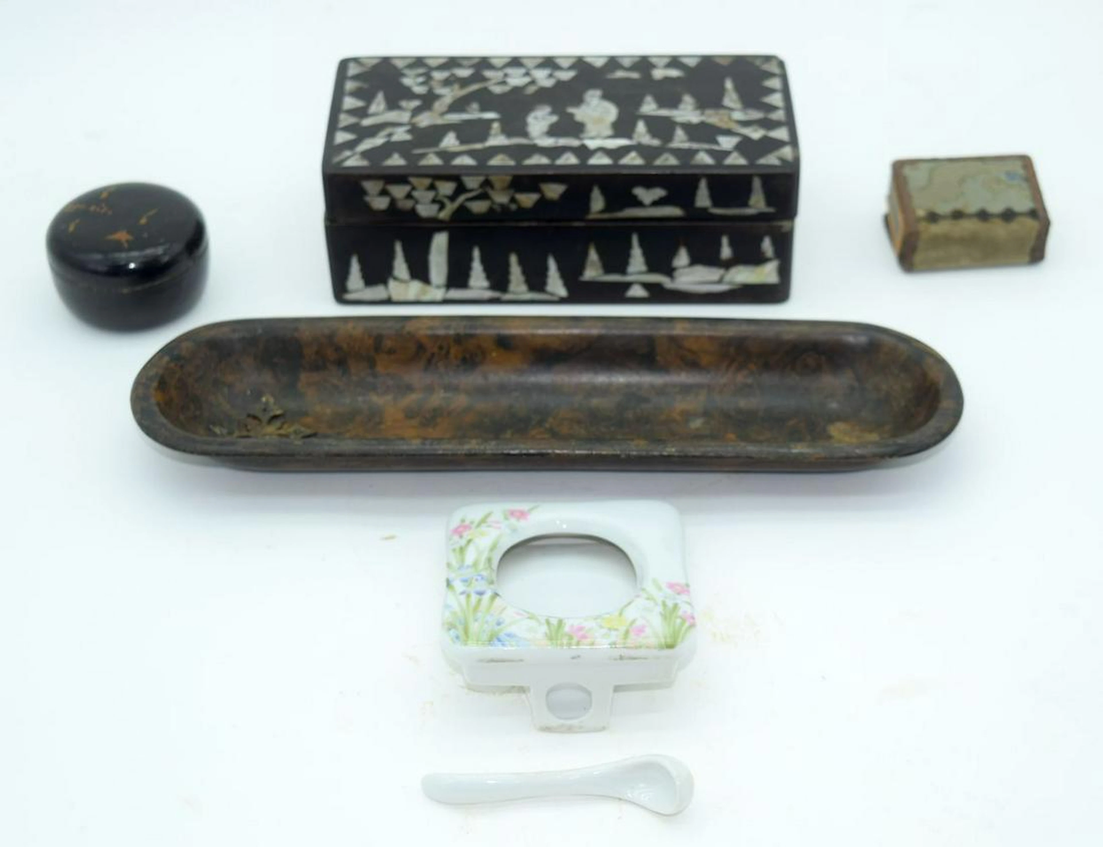 A small Japanese MOP inlaid box , vesta case, small
