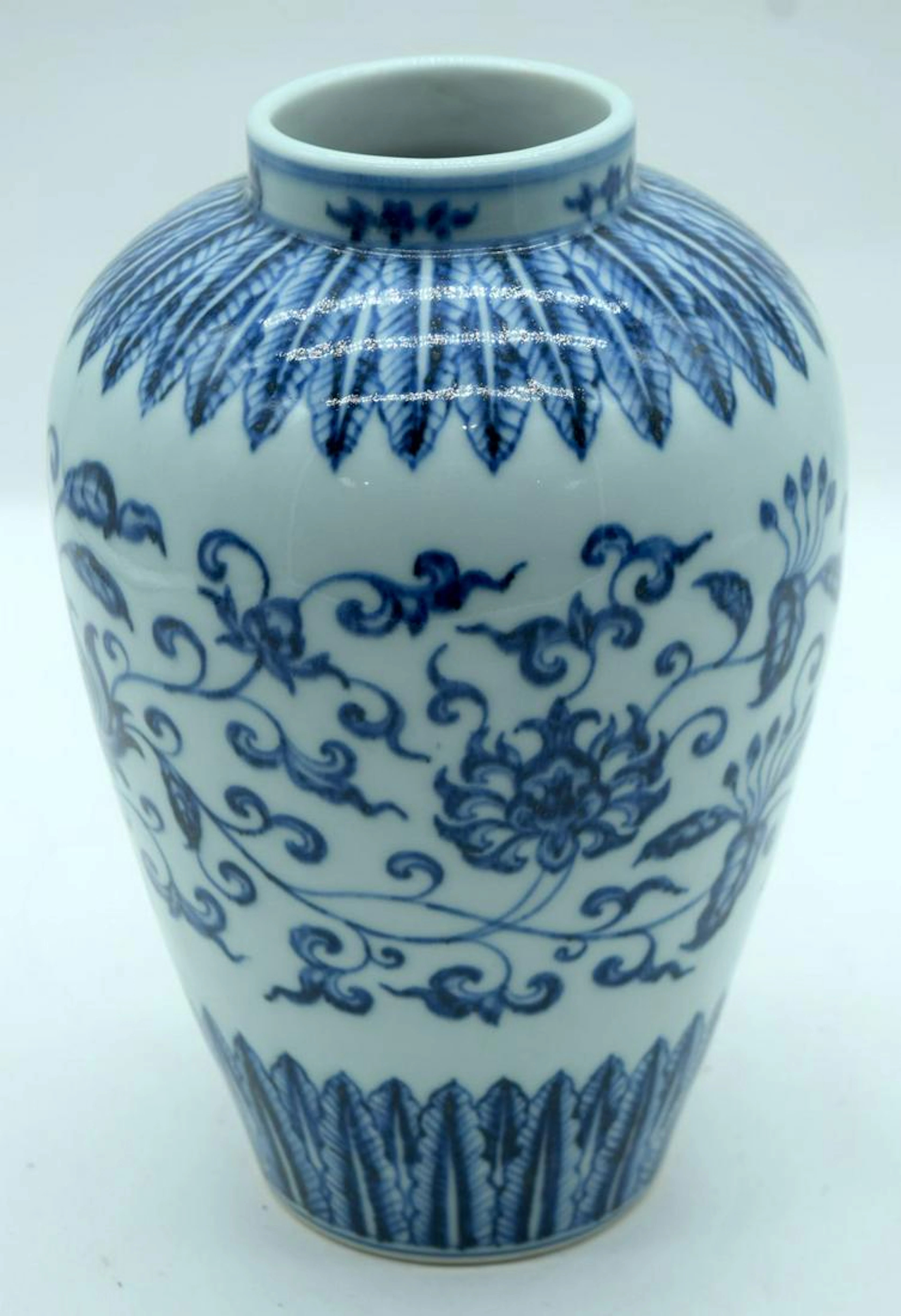 A Chinese blue and white porcelain vase decorated with