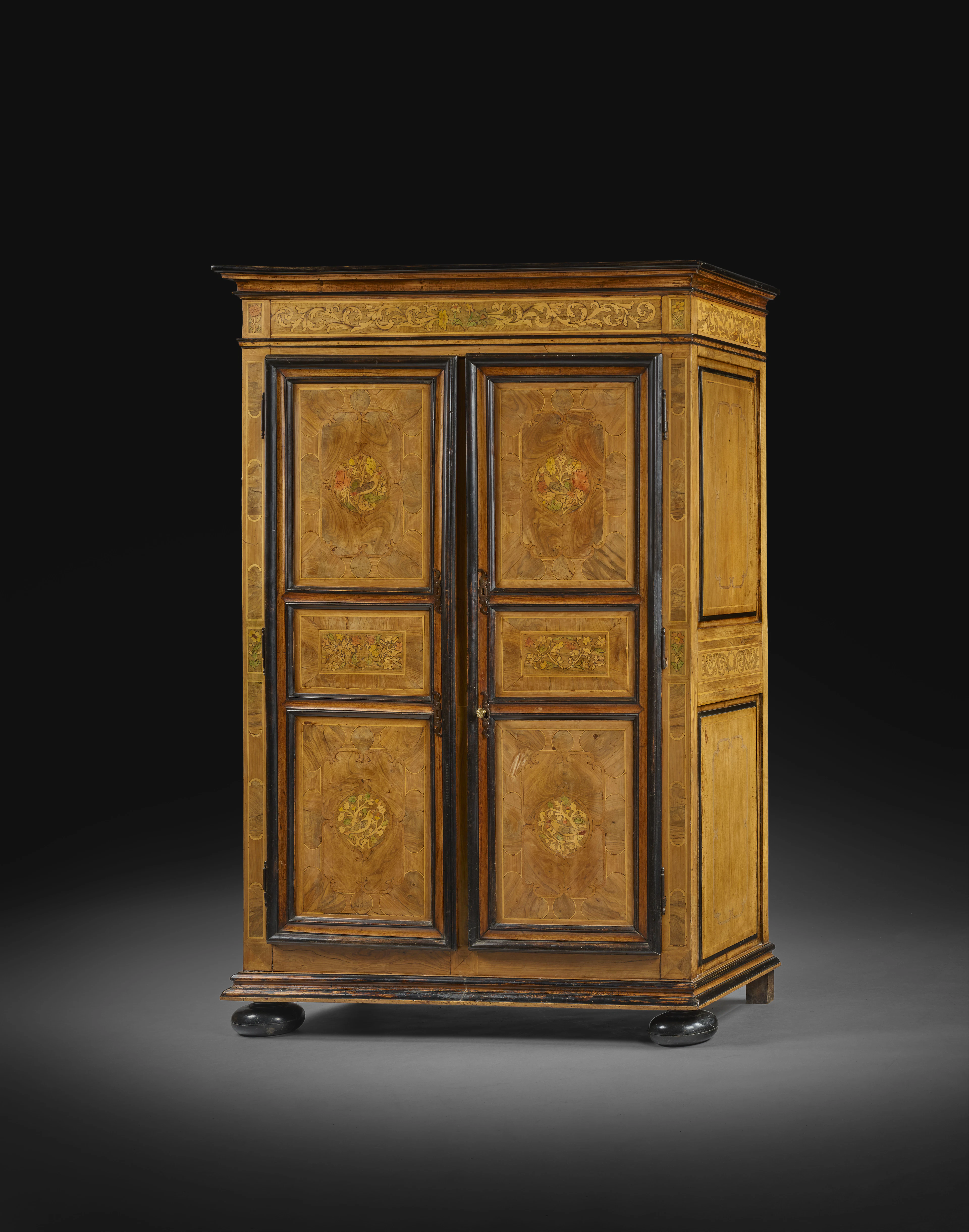 ARMOIRE DE LA FIN DU XVIIe SIÈCLE, TRAVAIL PROBABLEMENT DU DAUPHINÉ