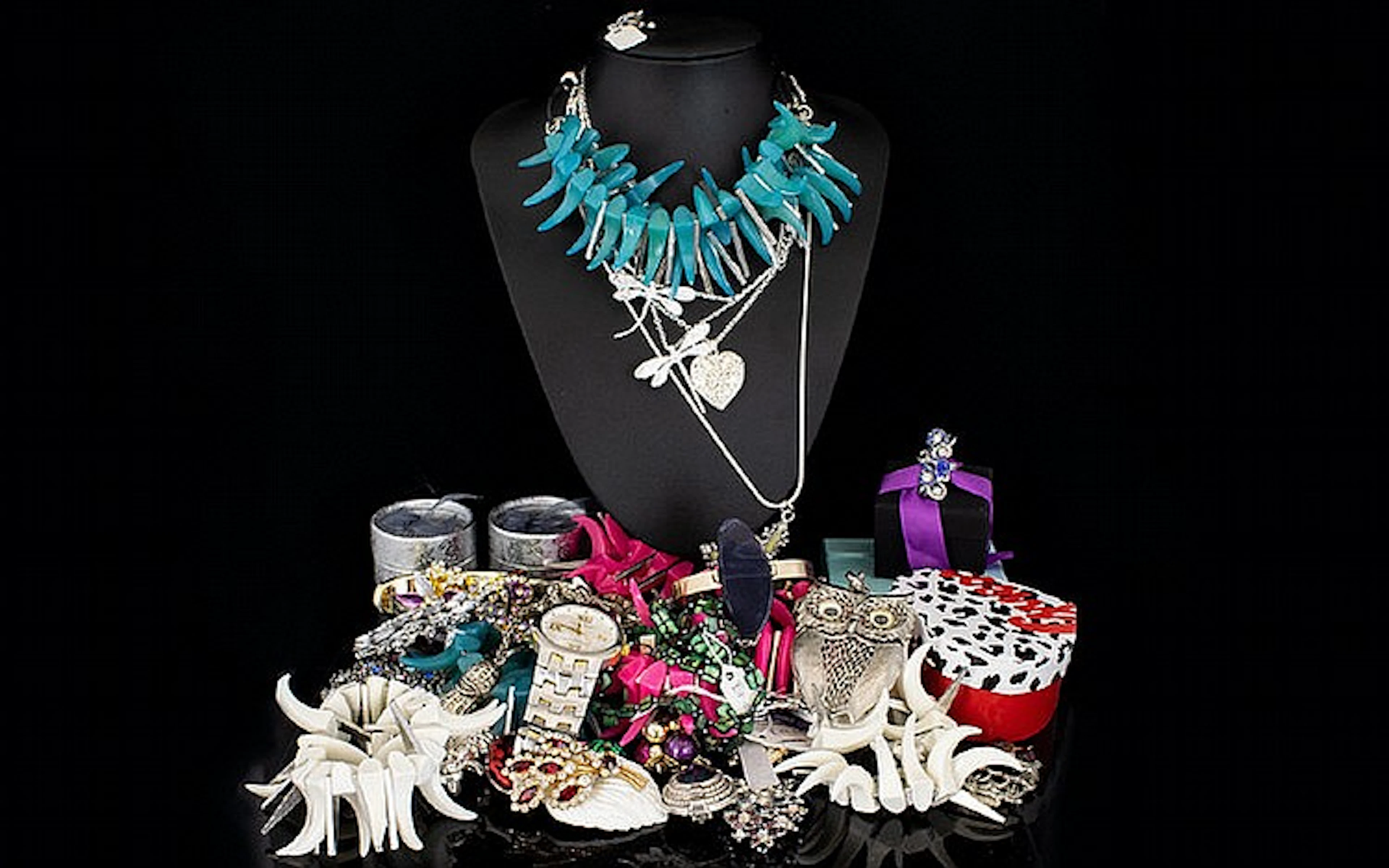 A Good Collection of Mixed Costume Jewellery, Incl
