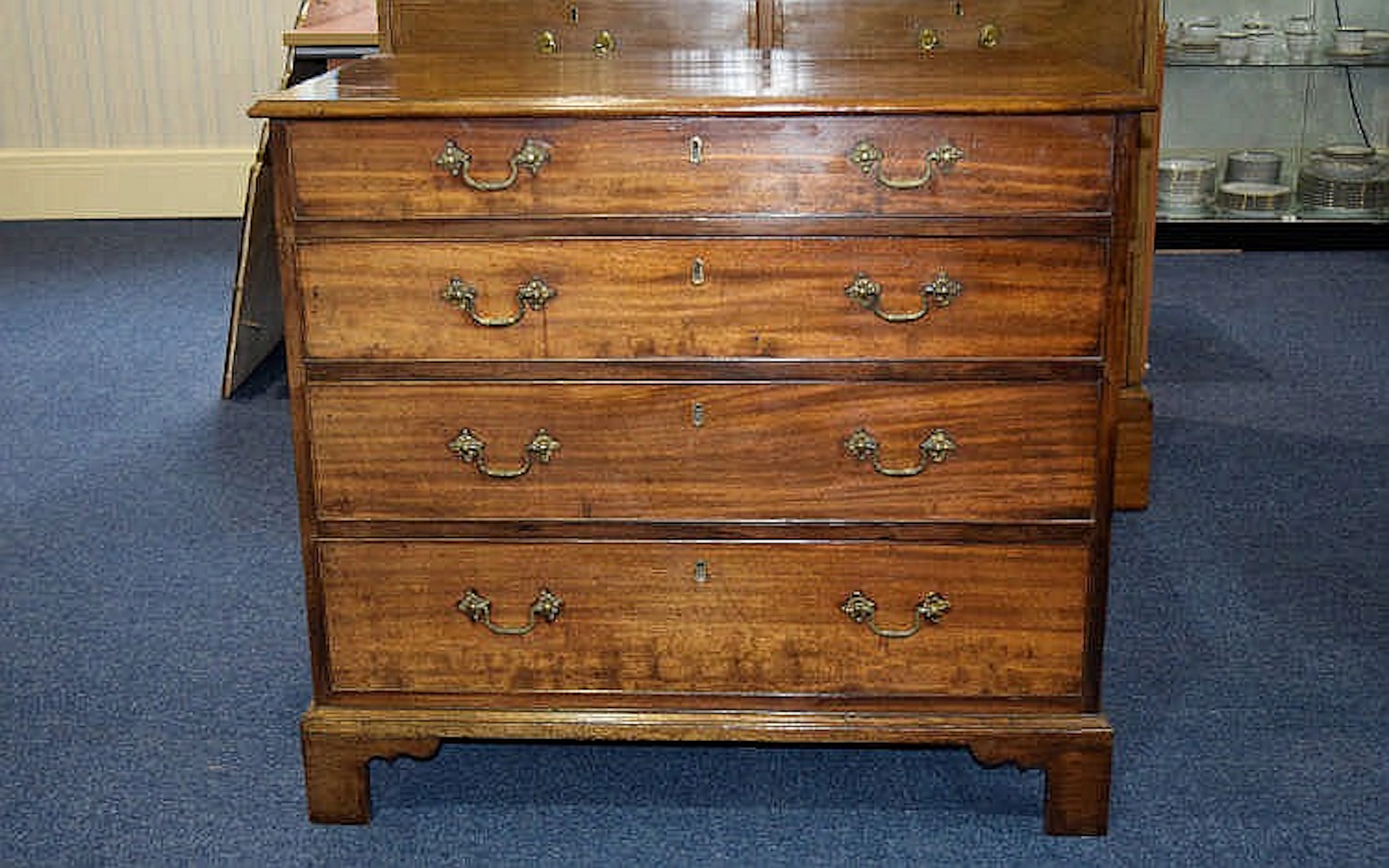George III - Lovely Quality Mahogany Chest of Draw