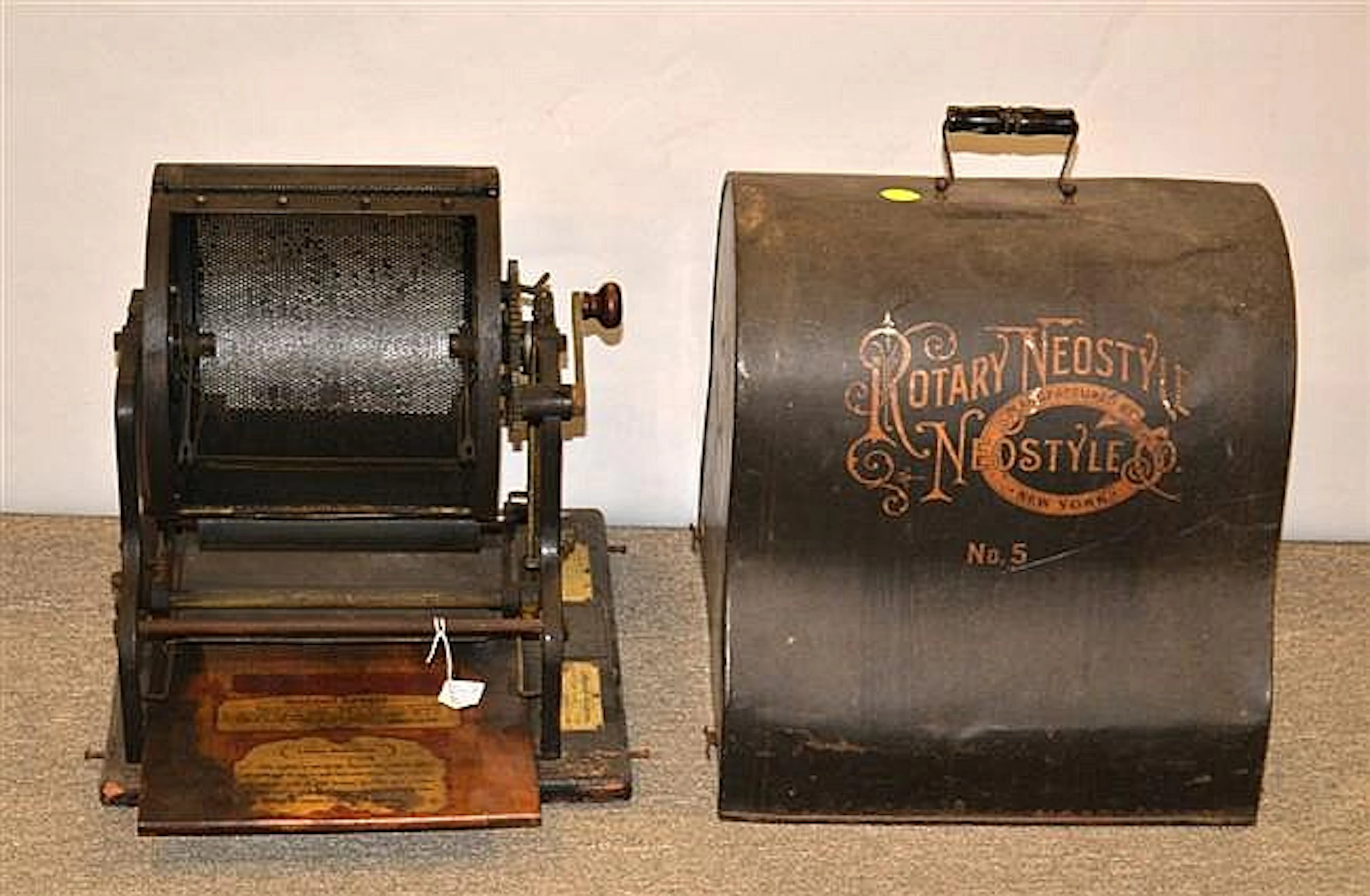 EARLY ROTARY NEOSTYLE NO.5 MIMEOGRAPH MACHINE, with cover and original plates