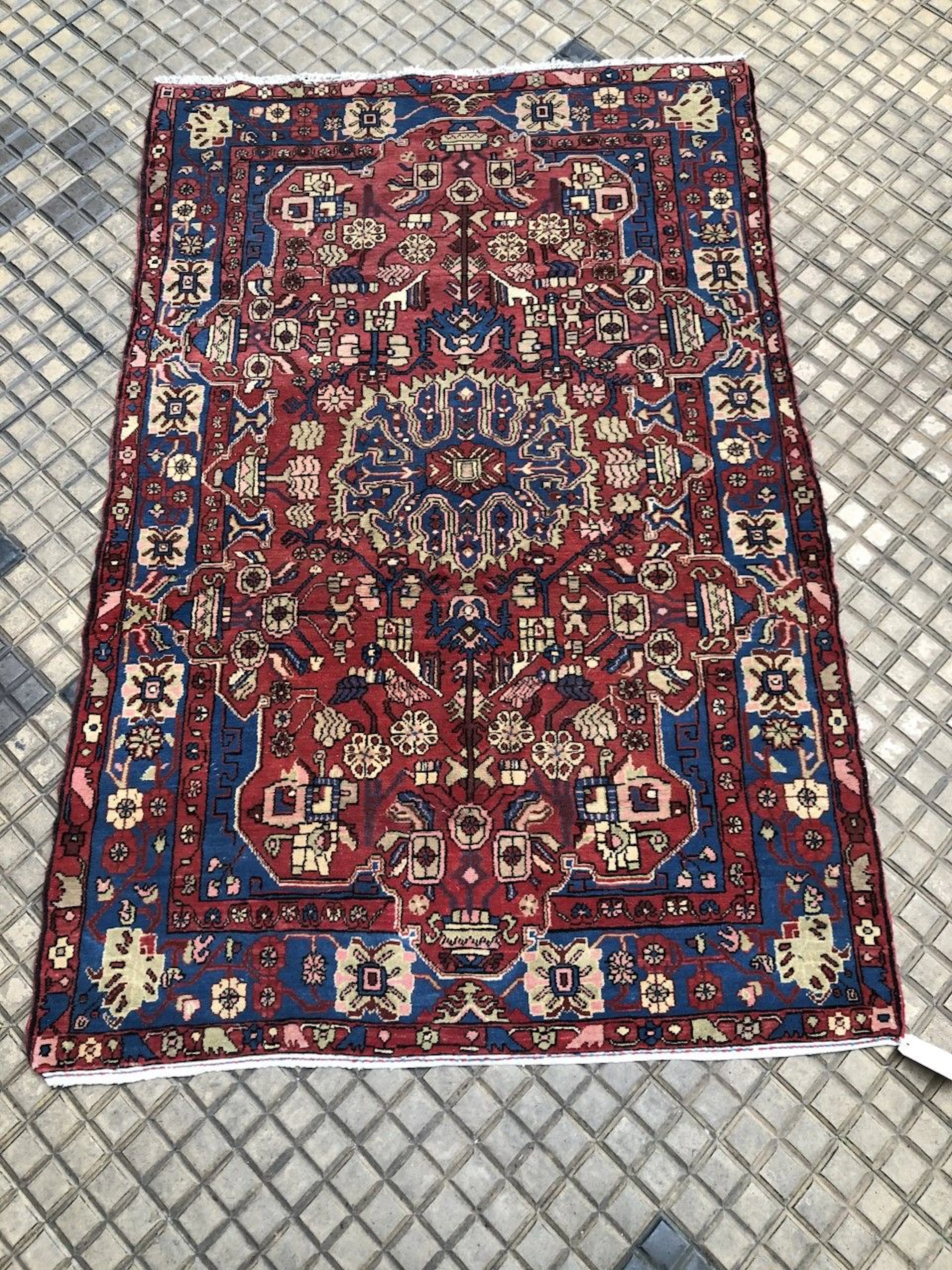 Tapis Baktyar ou Heriz (?)