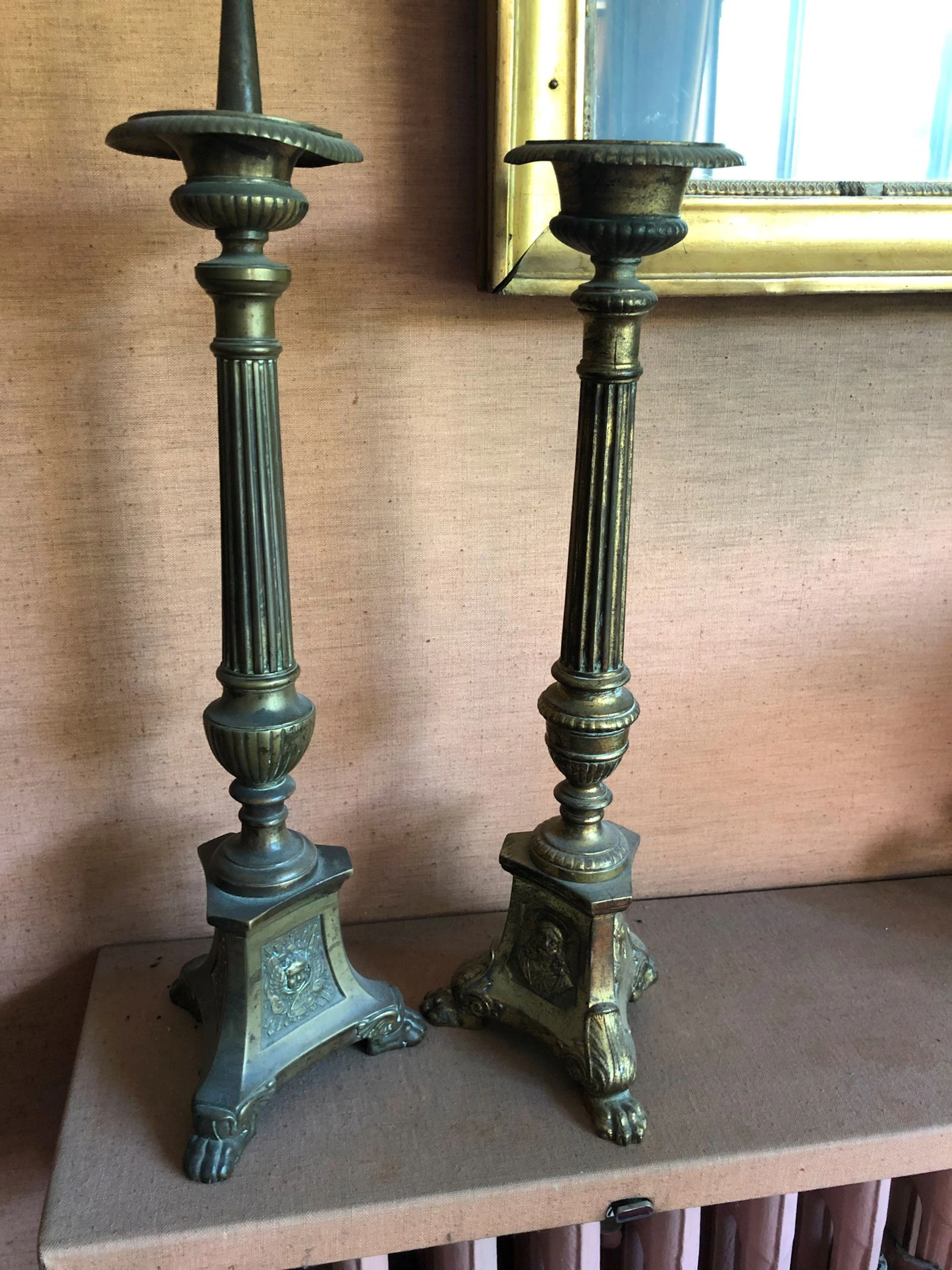 2 piques-cierges en métal Hauteur 43 cm - Lot 82 - Art Richelieu - Castor Hara