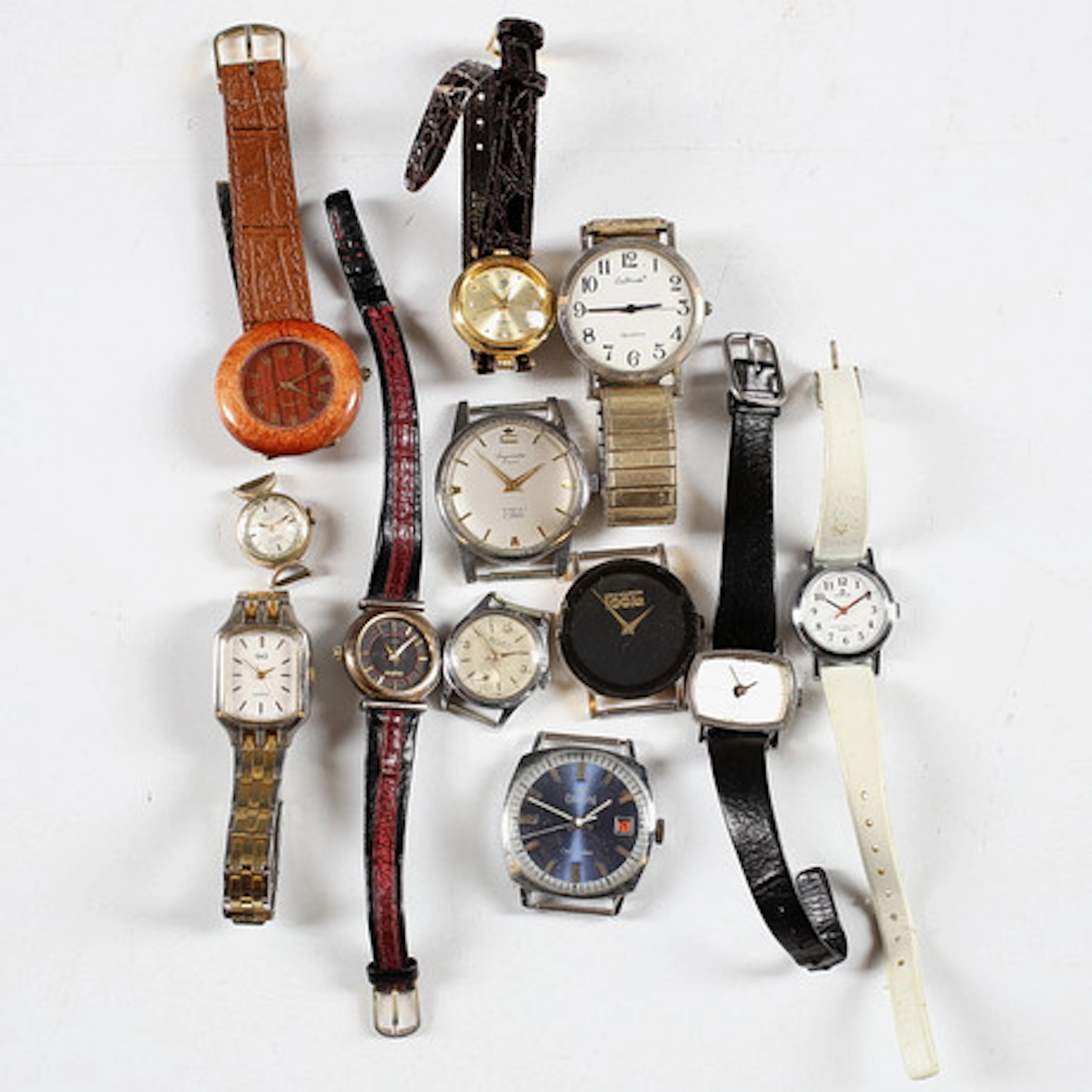 DIVERSE ARMBANDSUR, 12 st, 1900-tal.