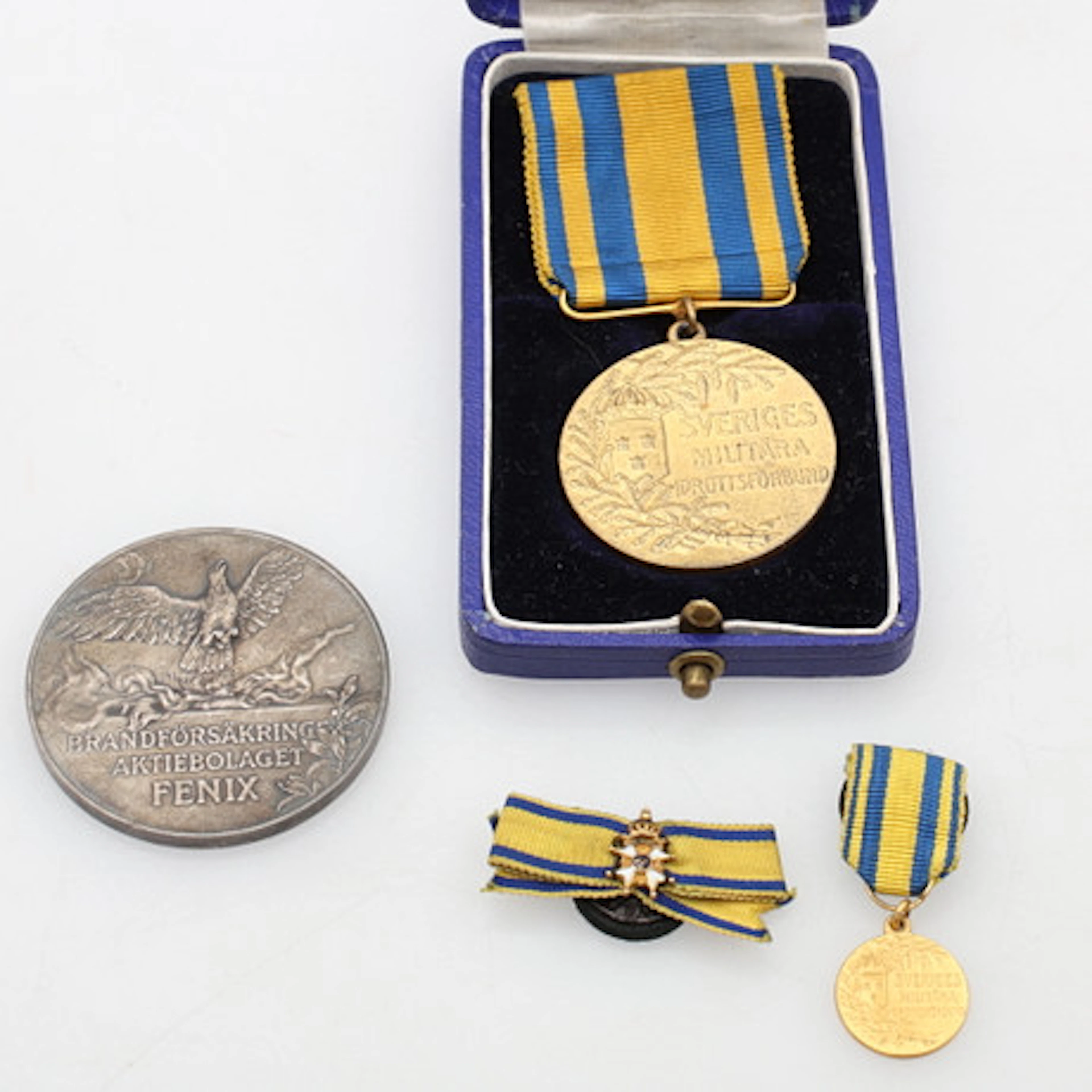 MEDALJER samt MINIATYRORDEN, 4 delar, 1900…