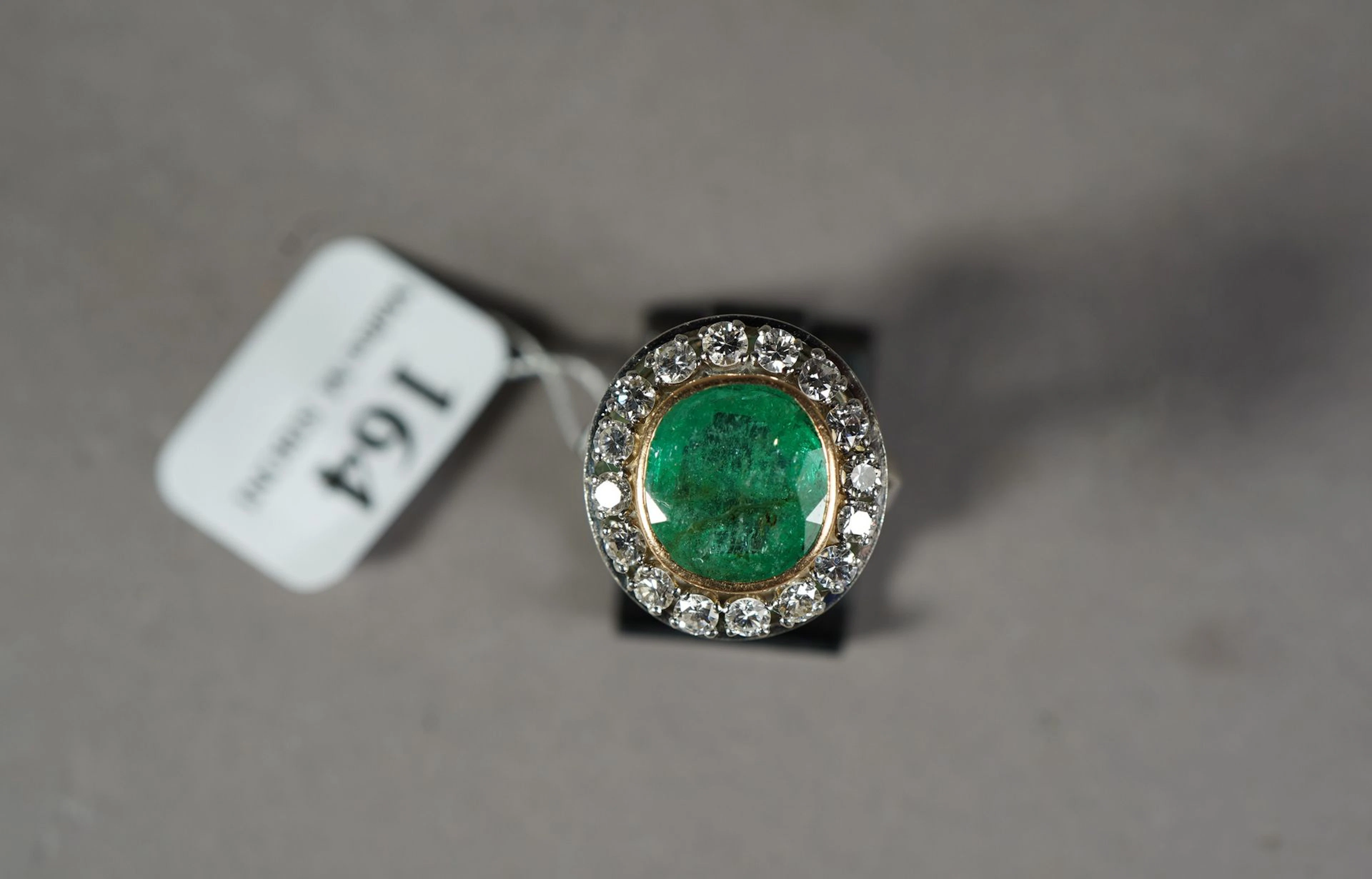 164- Bague ''Pompadour'' en or gris ornée... - Lot 164 - Siboni