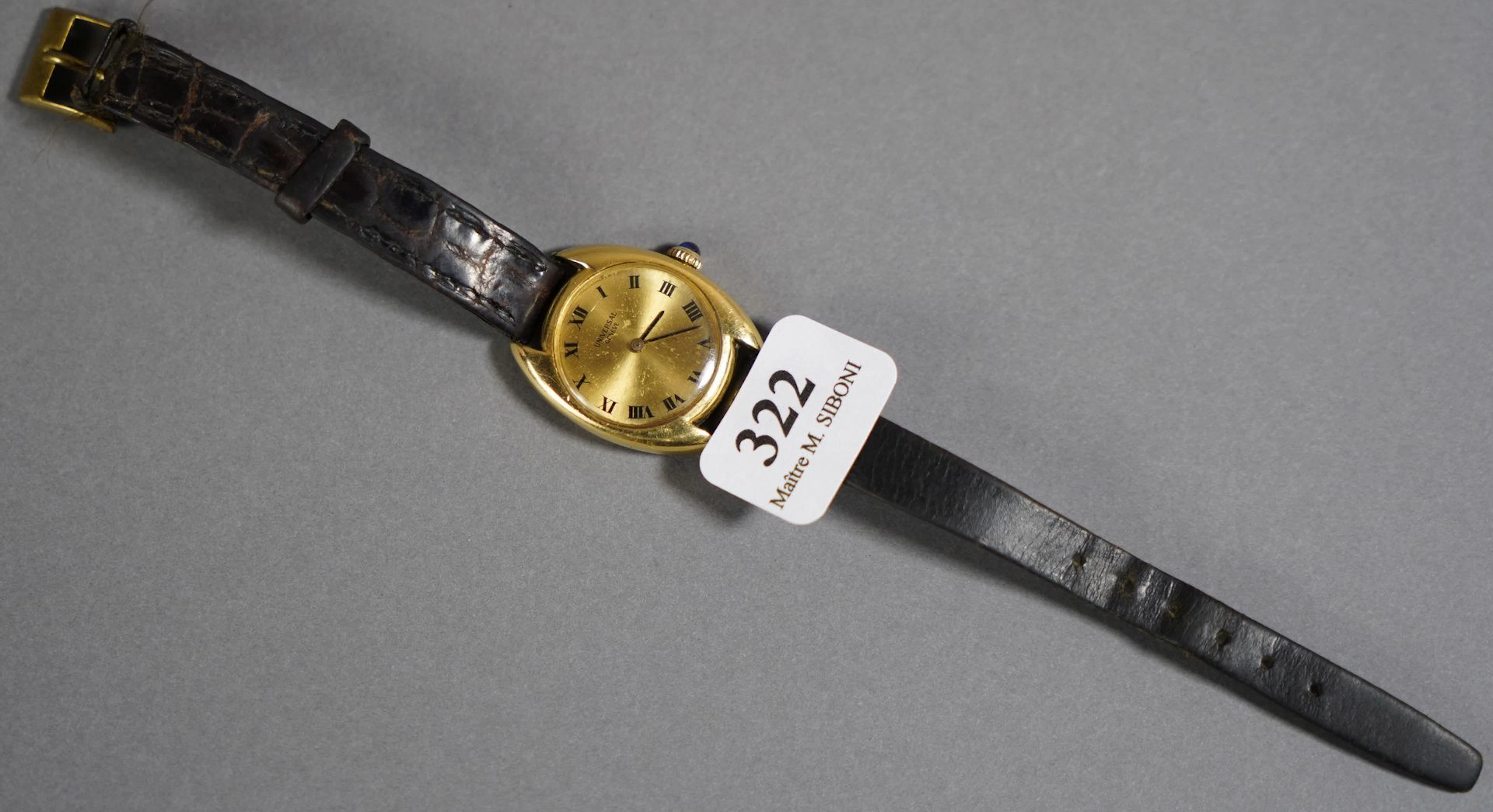 322- UNIVERSAL Genève Montre de dame en... - Lot 322 - Siboni