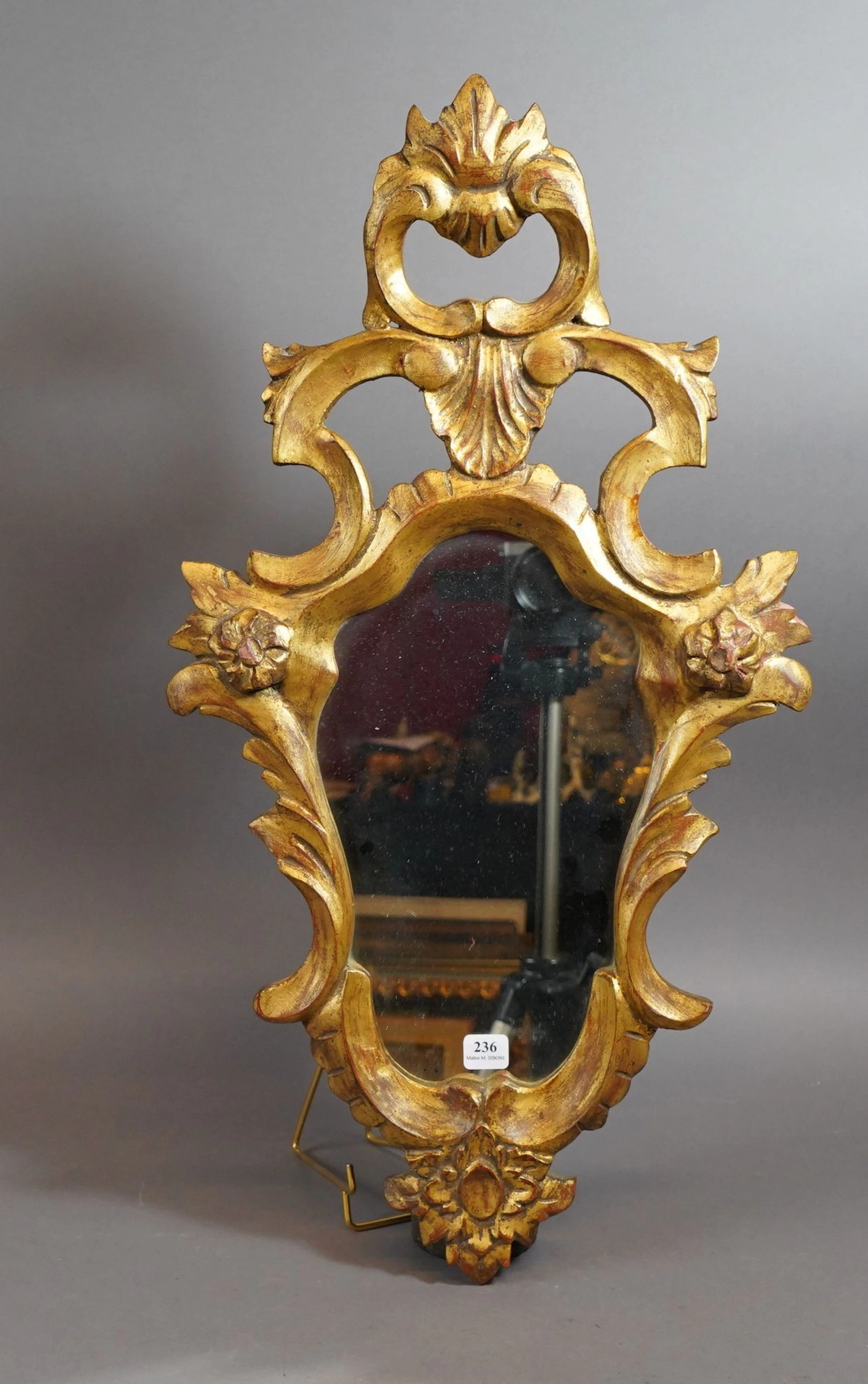 236- Miroir en bois doré 58 x 32 cm - Lot 236 - Siboni