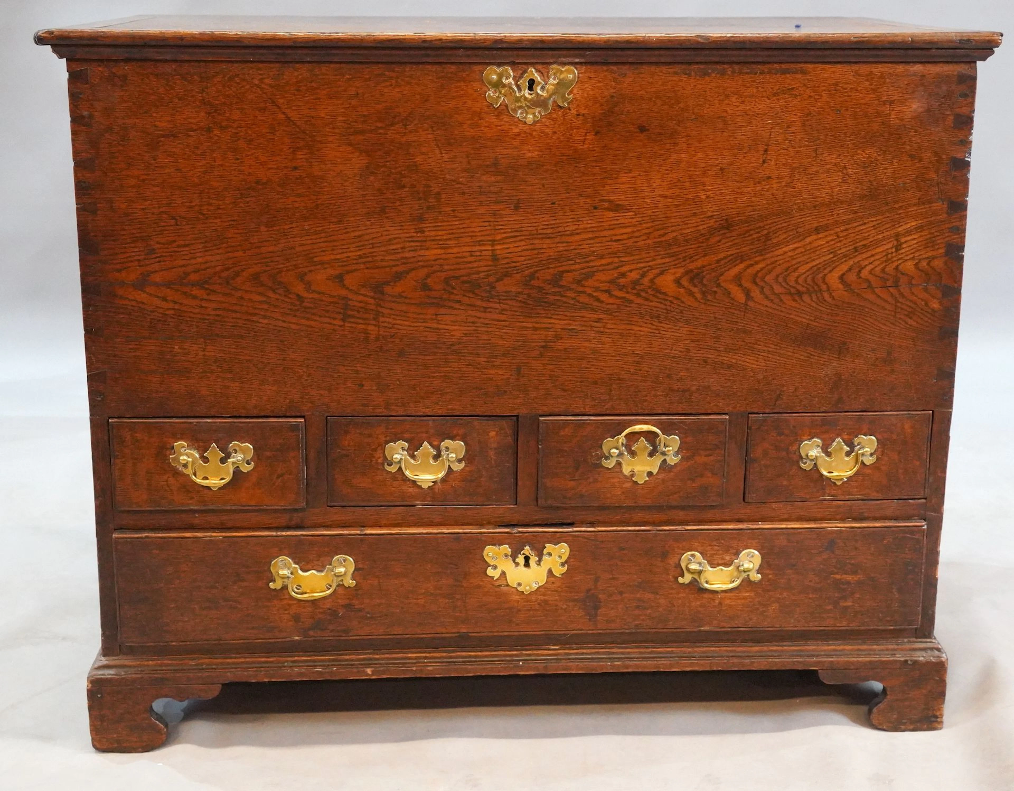 453- Meuble coffre en chêne ouvrant à un... - Lot 453 - Siboni
