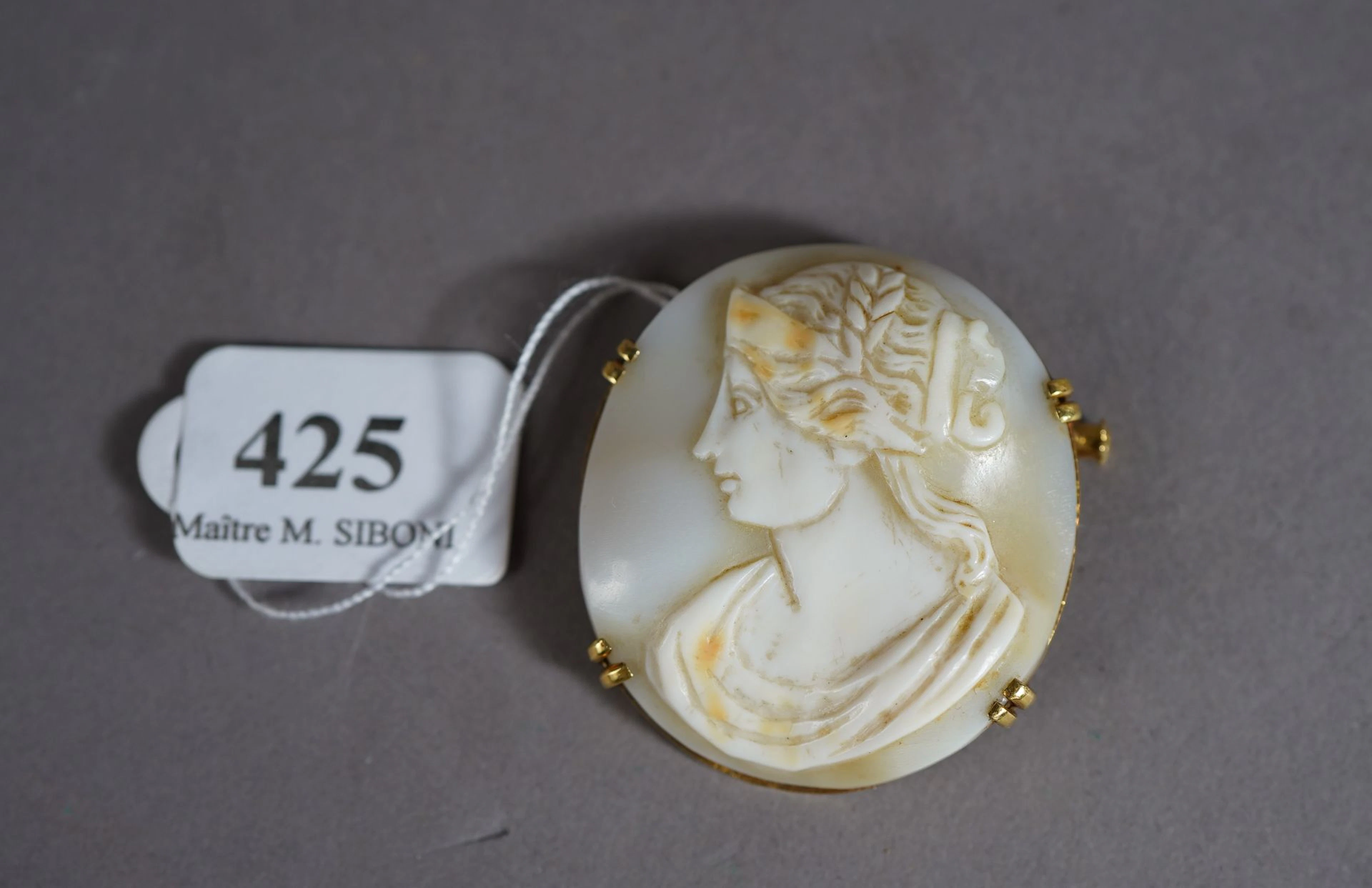 425- Camée ''Profil de femme grecque'' (ou... - Lot 425 - Siboni