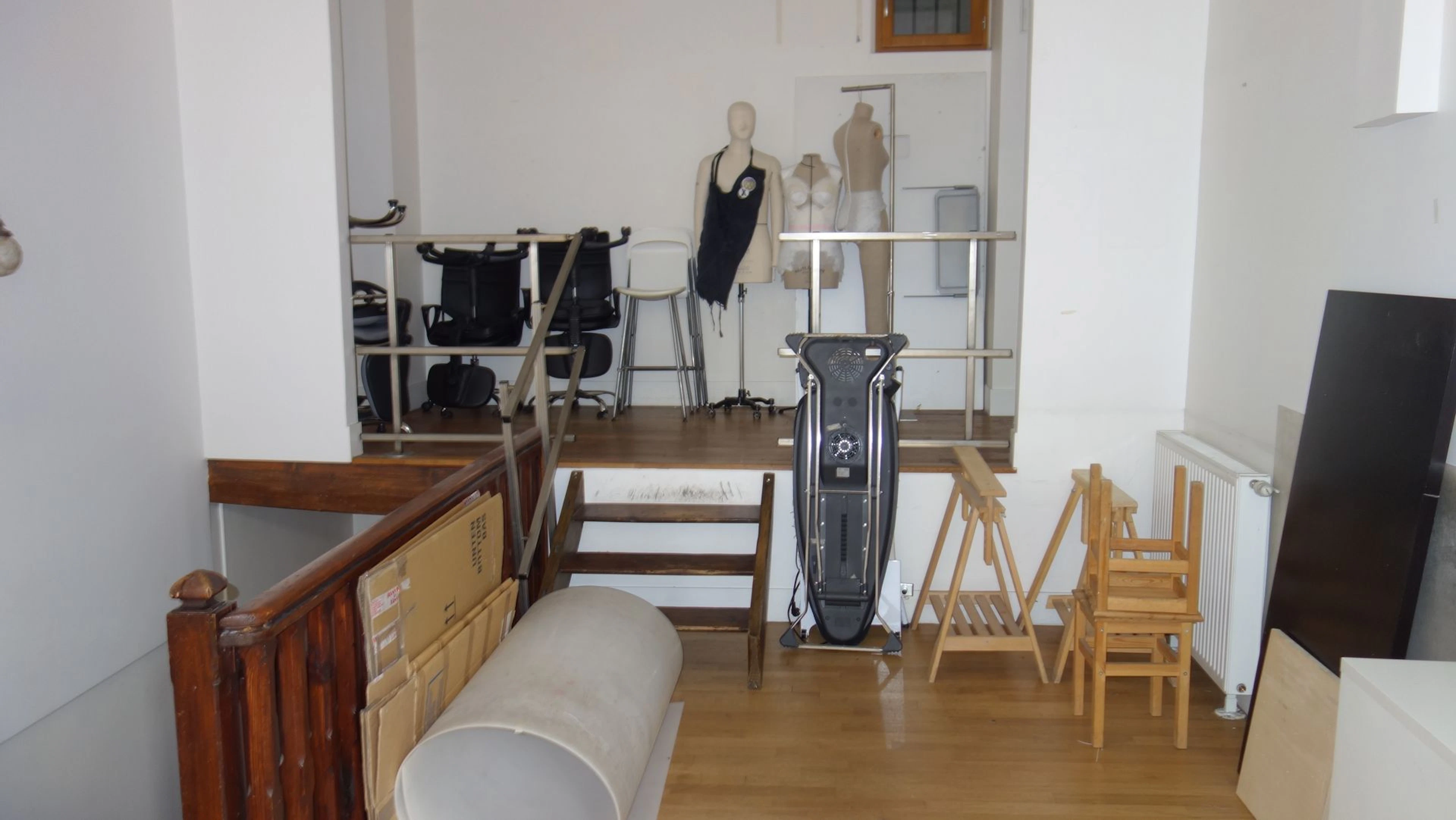 2- Mannequins, portants - Lot 2 - Siboni