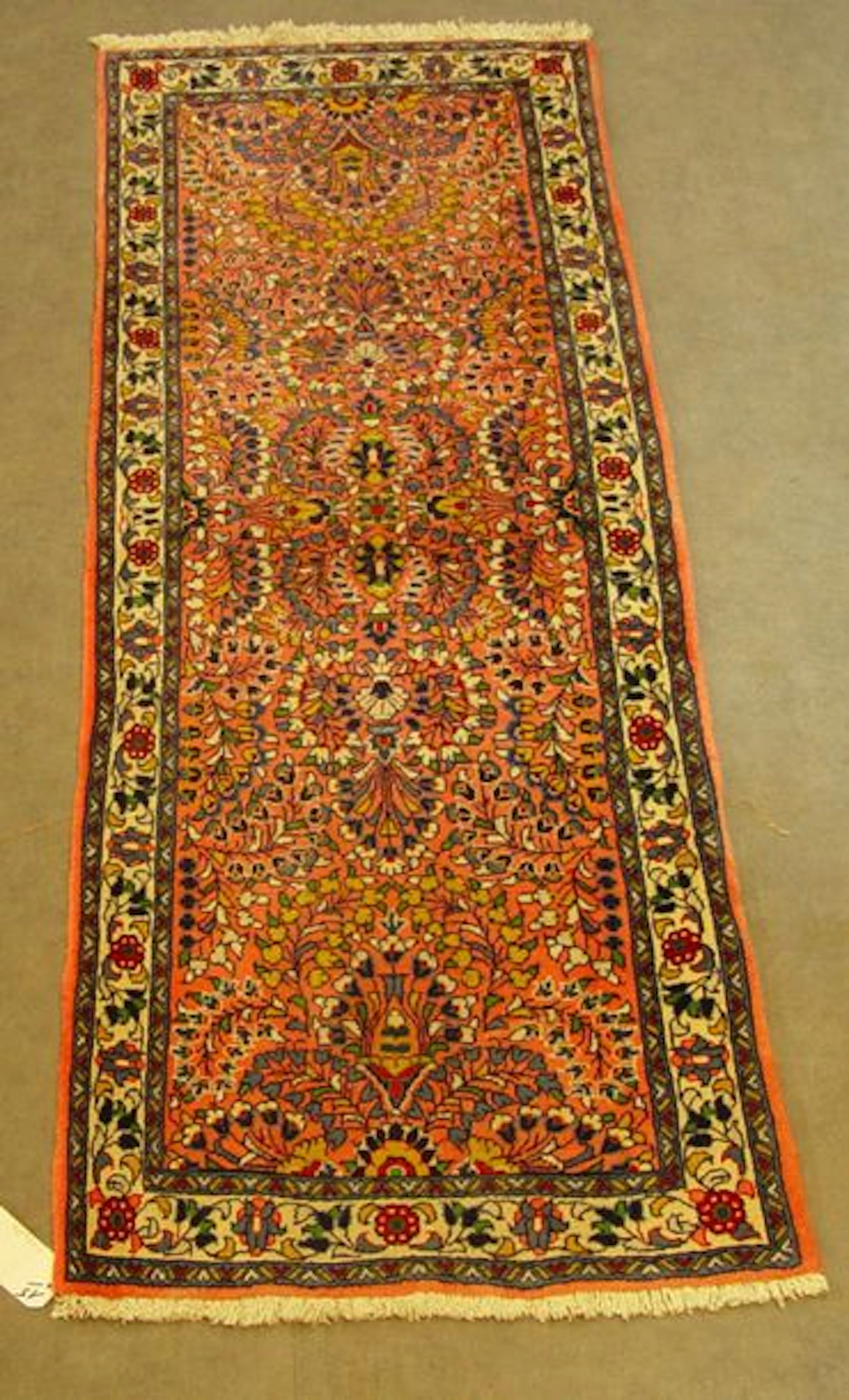 397- Tapis Sarouk à décor de fleurs 217 x…