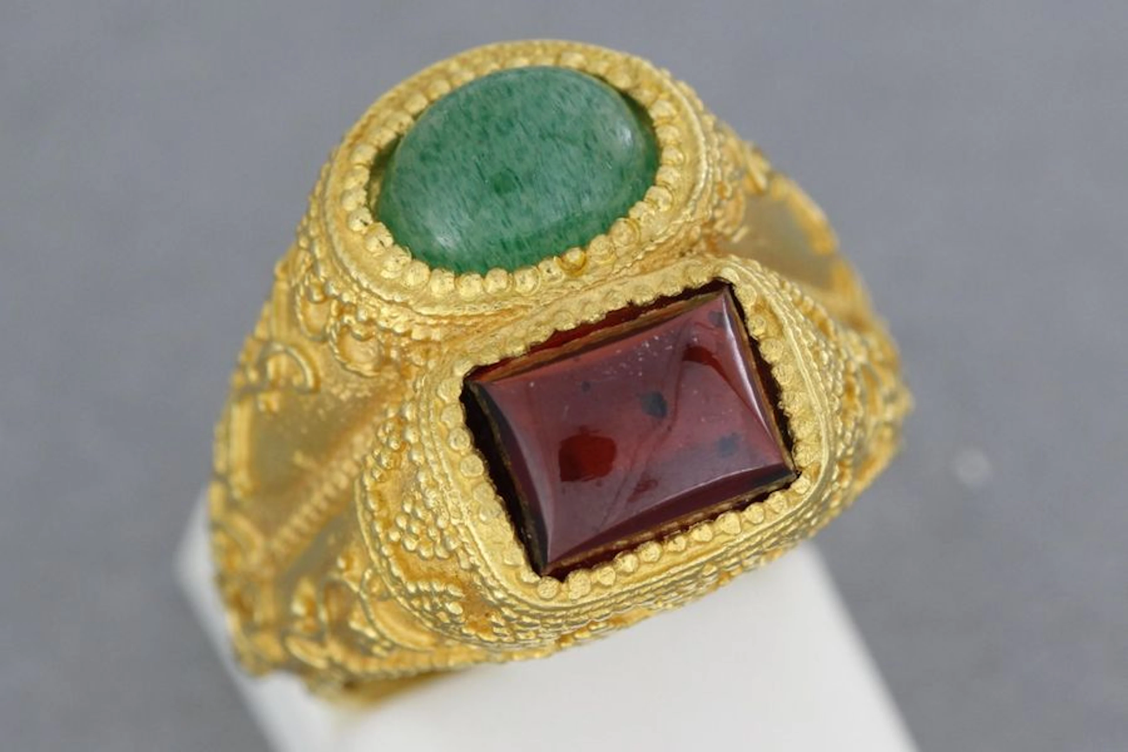 291- ZOLOTAS Bague en or composée de deux…