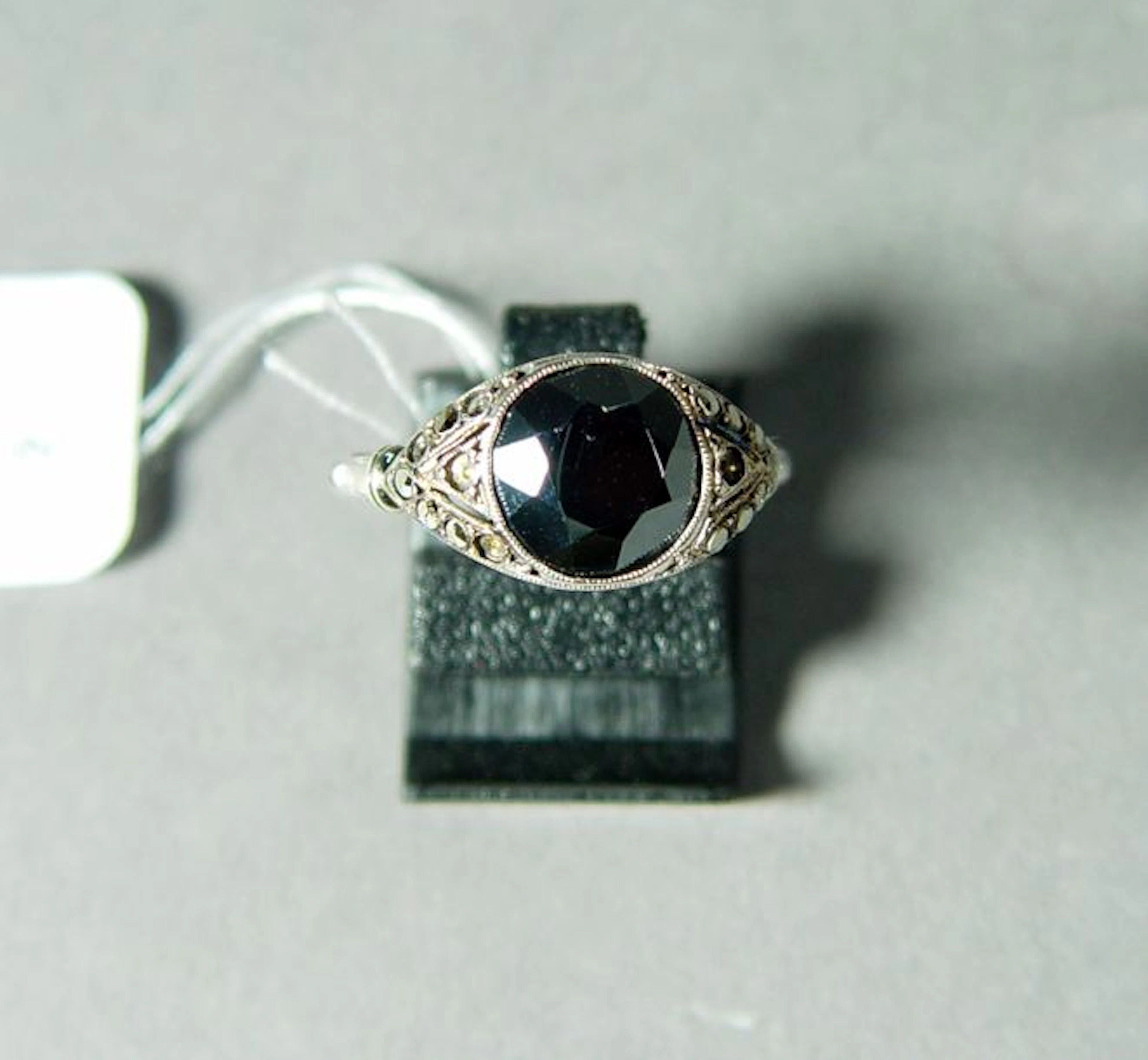 192- Bague en argent sertie d'une hématite…