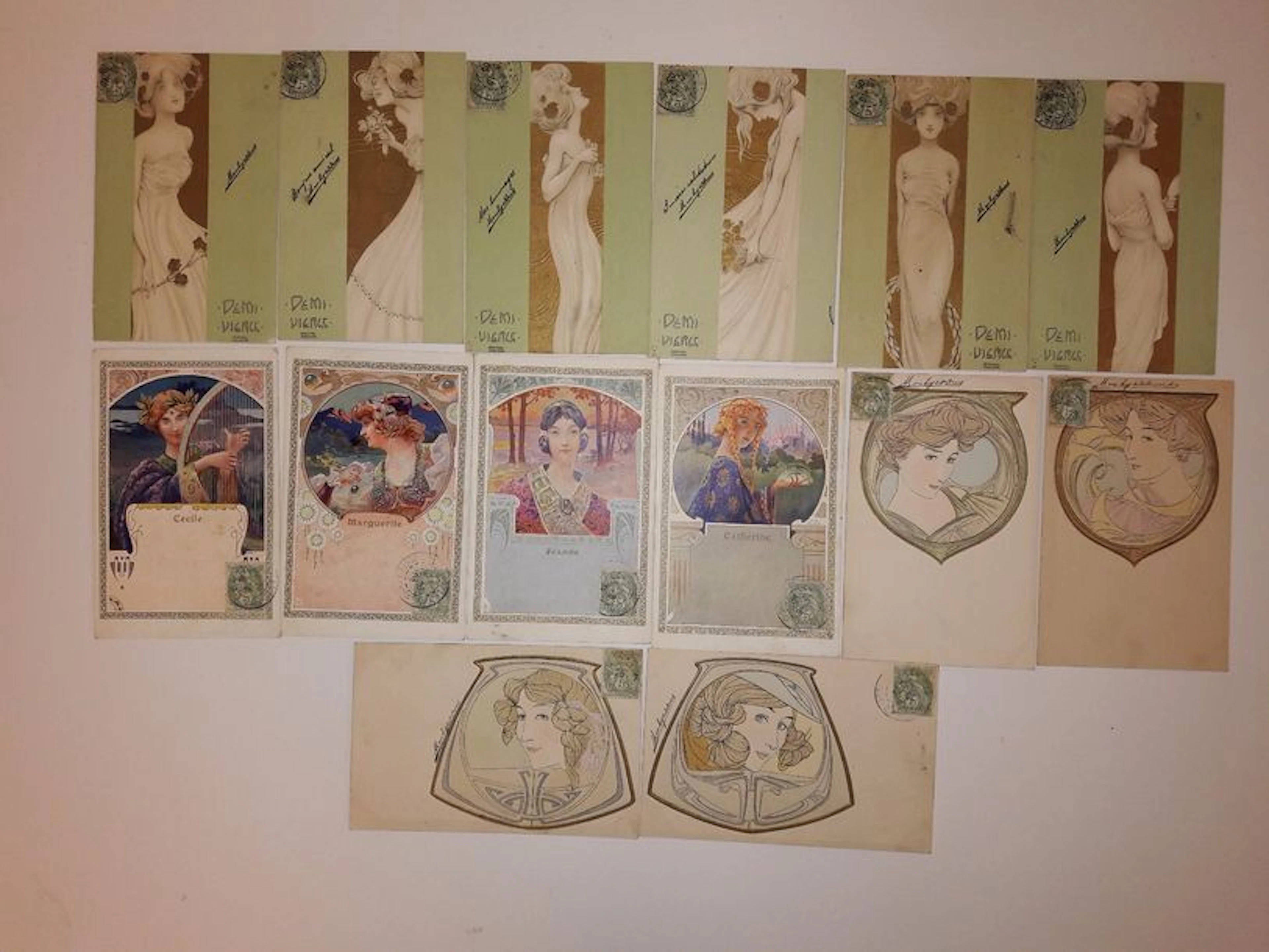Ensemble de 14 cartes postales, avec timbres…