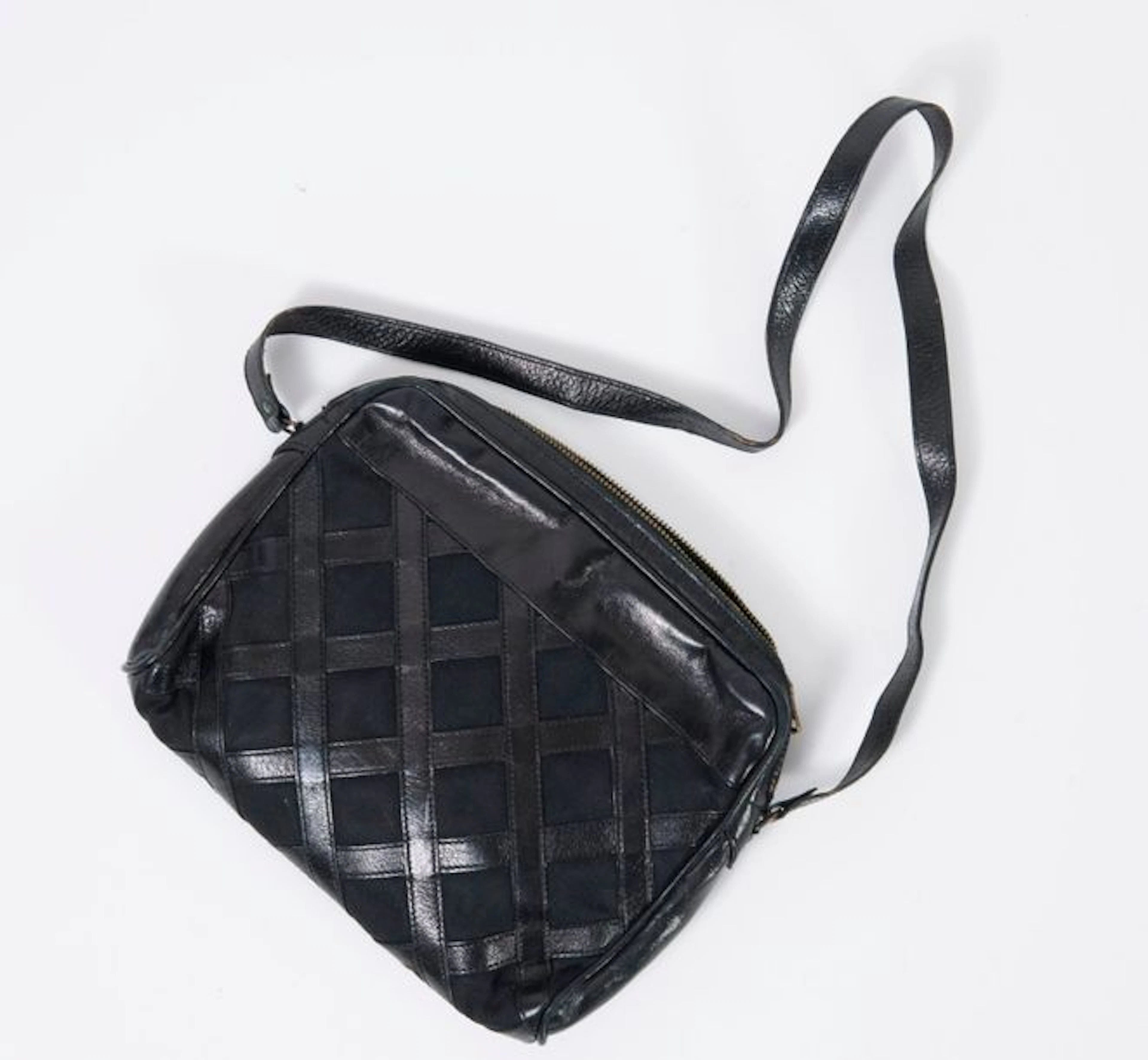 Yves SAINT LAURENT