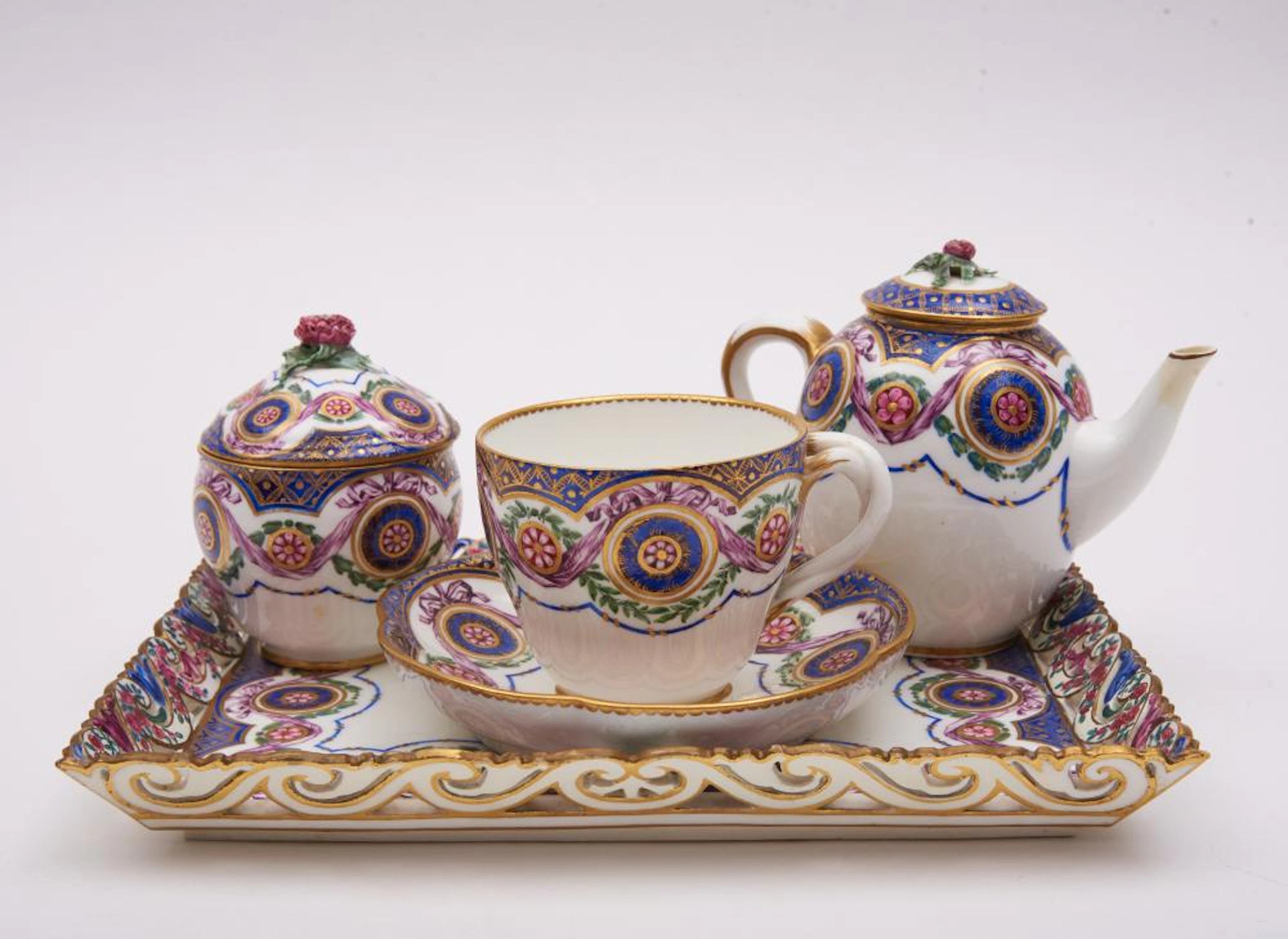 Sevres, An 18th Century Porcelain "Frises Riches" Solitaire (Dejeuner A Tiroir)