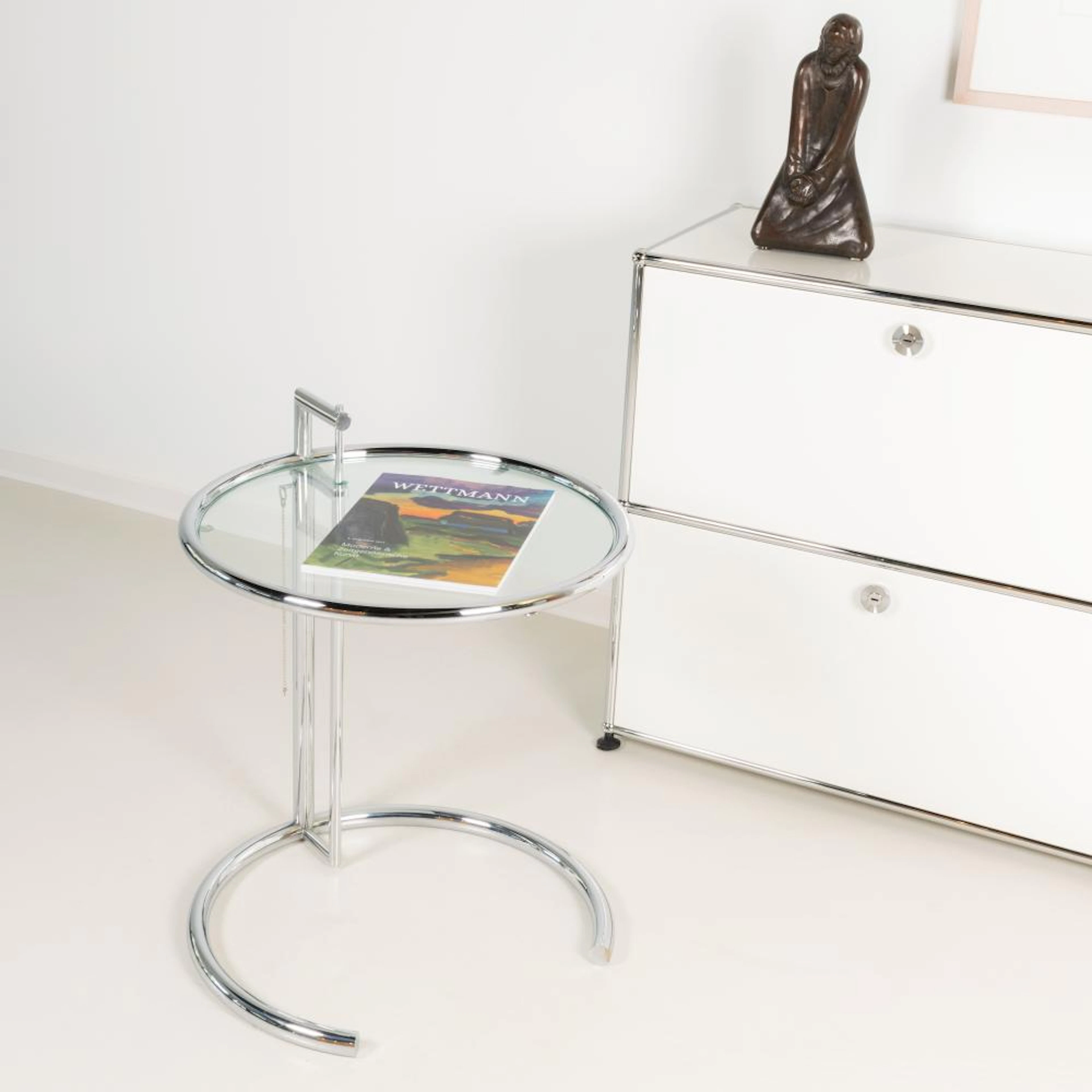 'Adjustable Table E 1027', Entwurf von Eileen Gray (1878 - 1976)