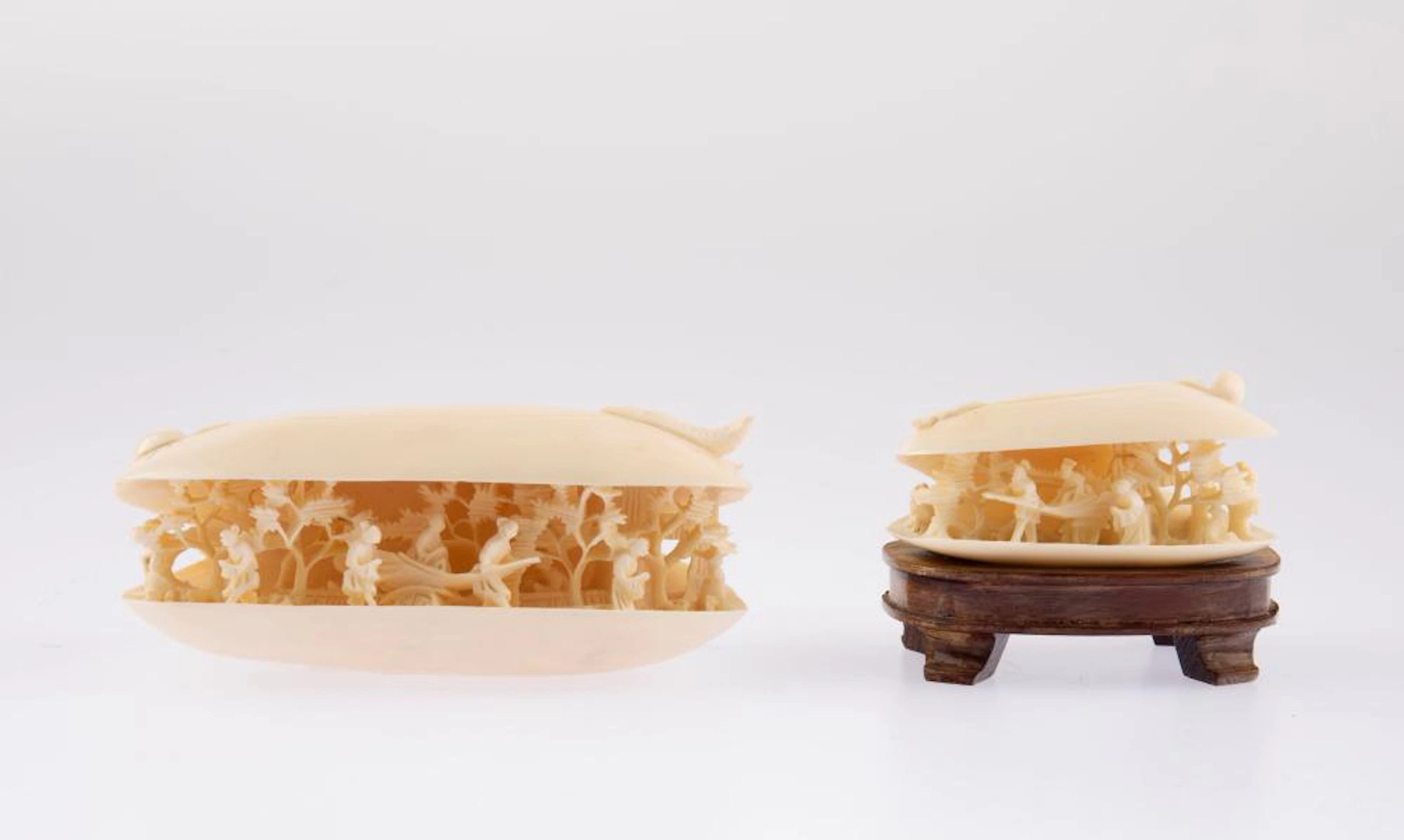 Set of Anabori Netsuke - shells with an internal landscape