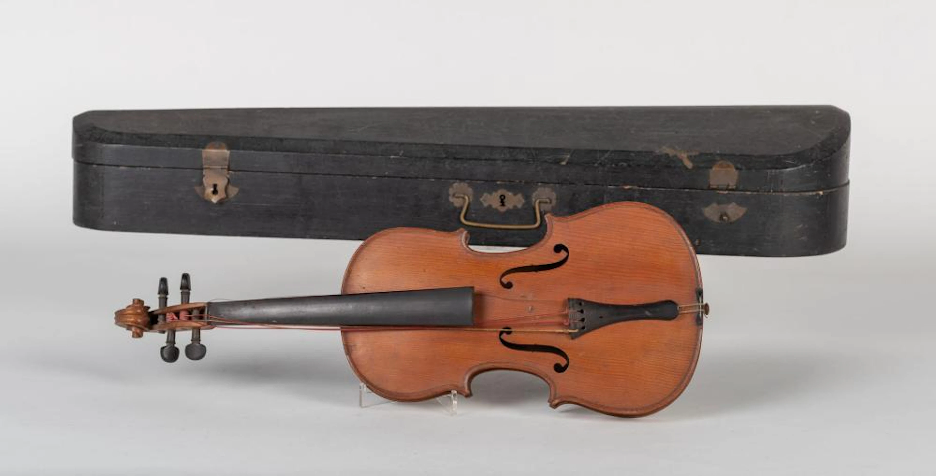 VIOLÍN CON ESTUCHE.