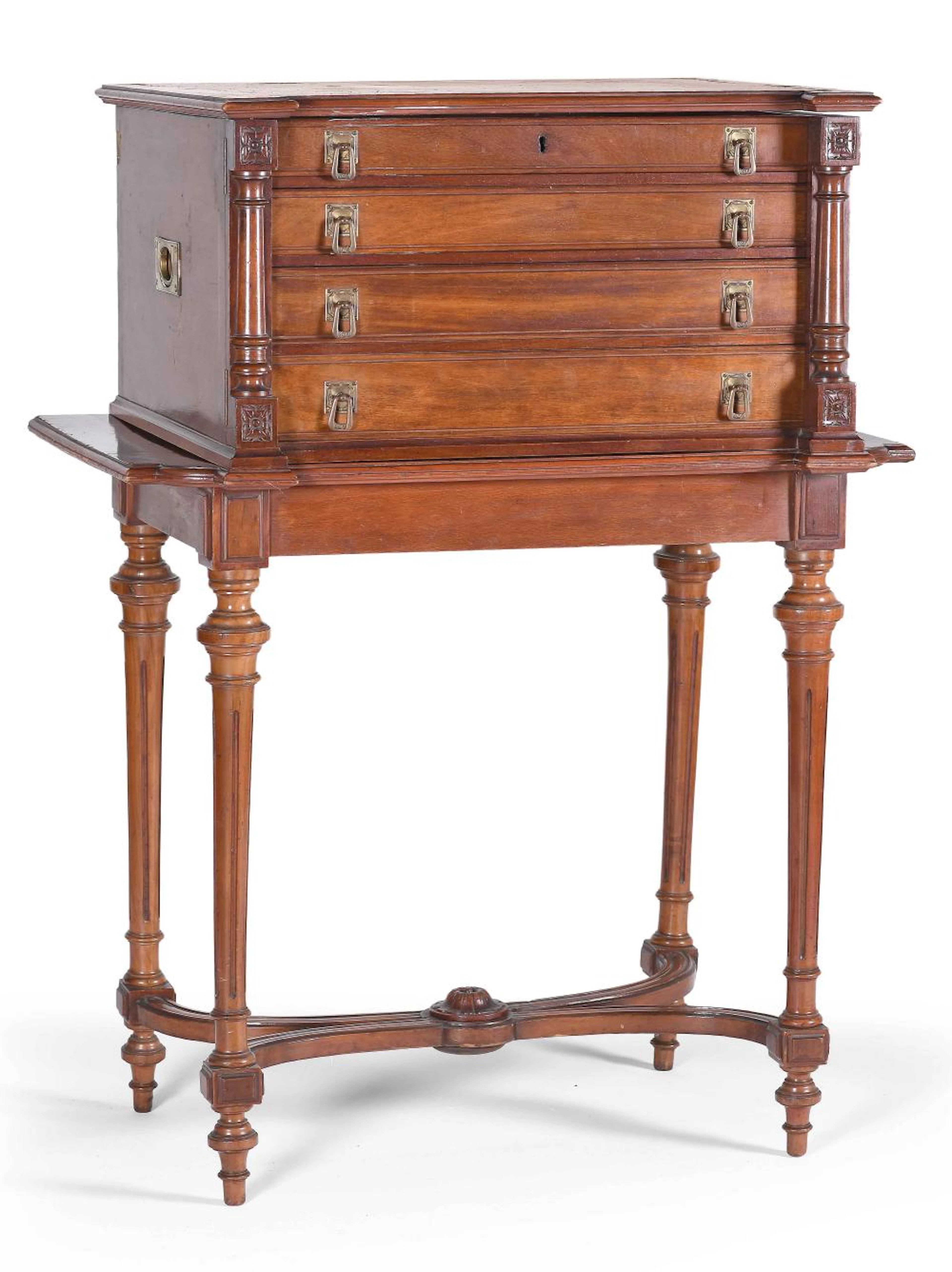 Mueble cubertero realizado en madera de roble. Época alfonsina.