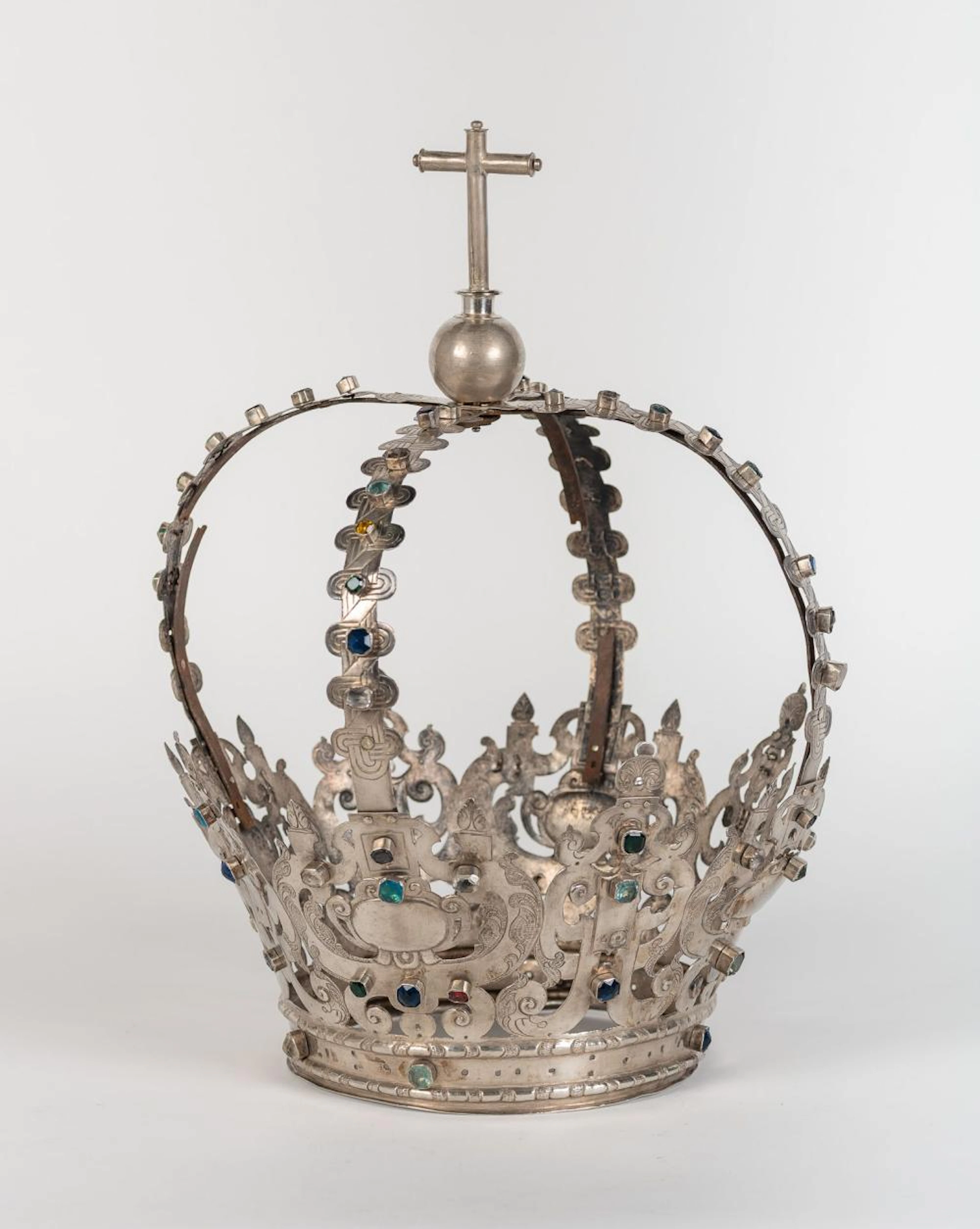 Importante corona de grandes dimensiones para talla de Virgen de tamaño