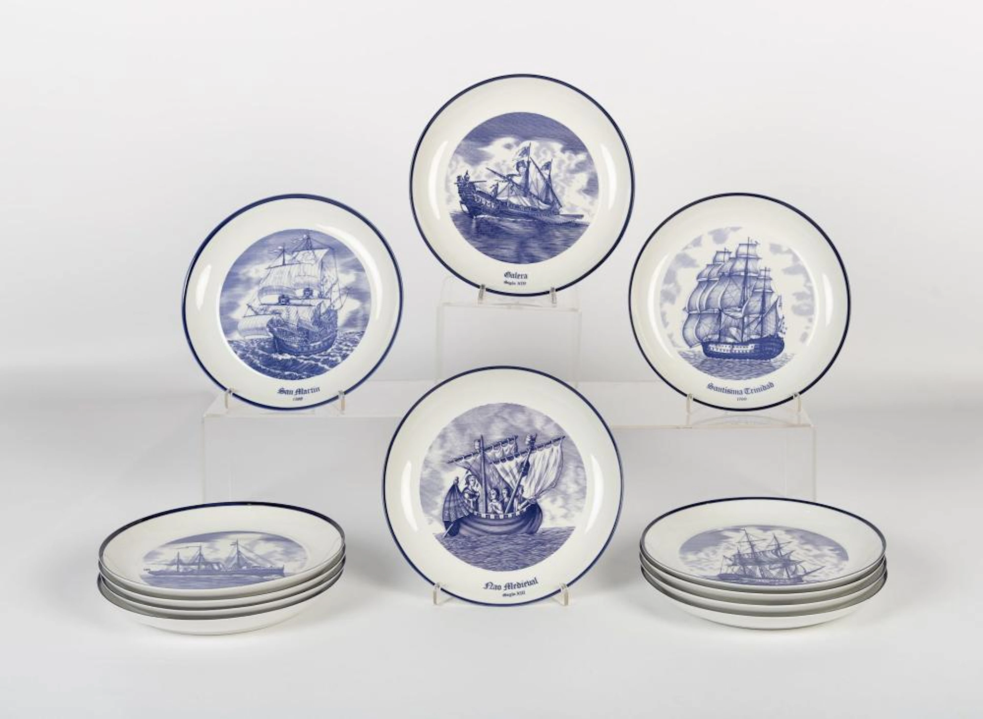 Colección de doce platos realizados en porcelana de Bidasoa. "La histo