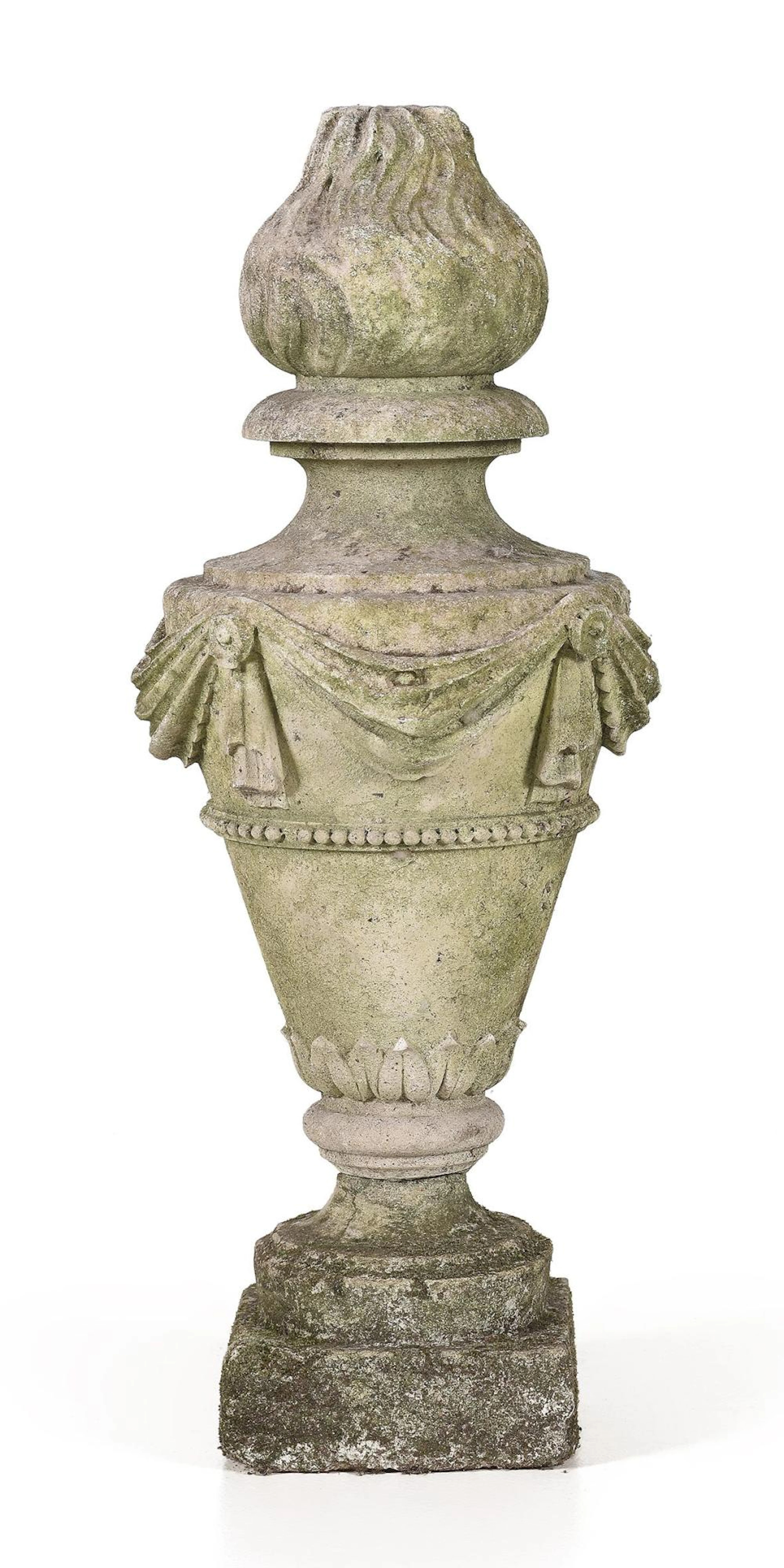 Copa de jardín realizada en piedra. Estilo Neoclásico.?