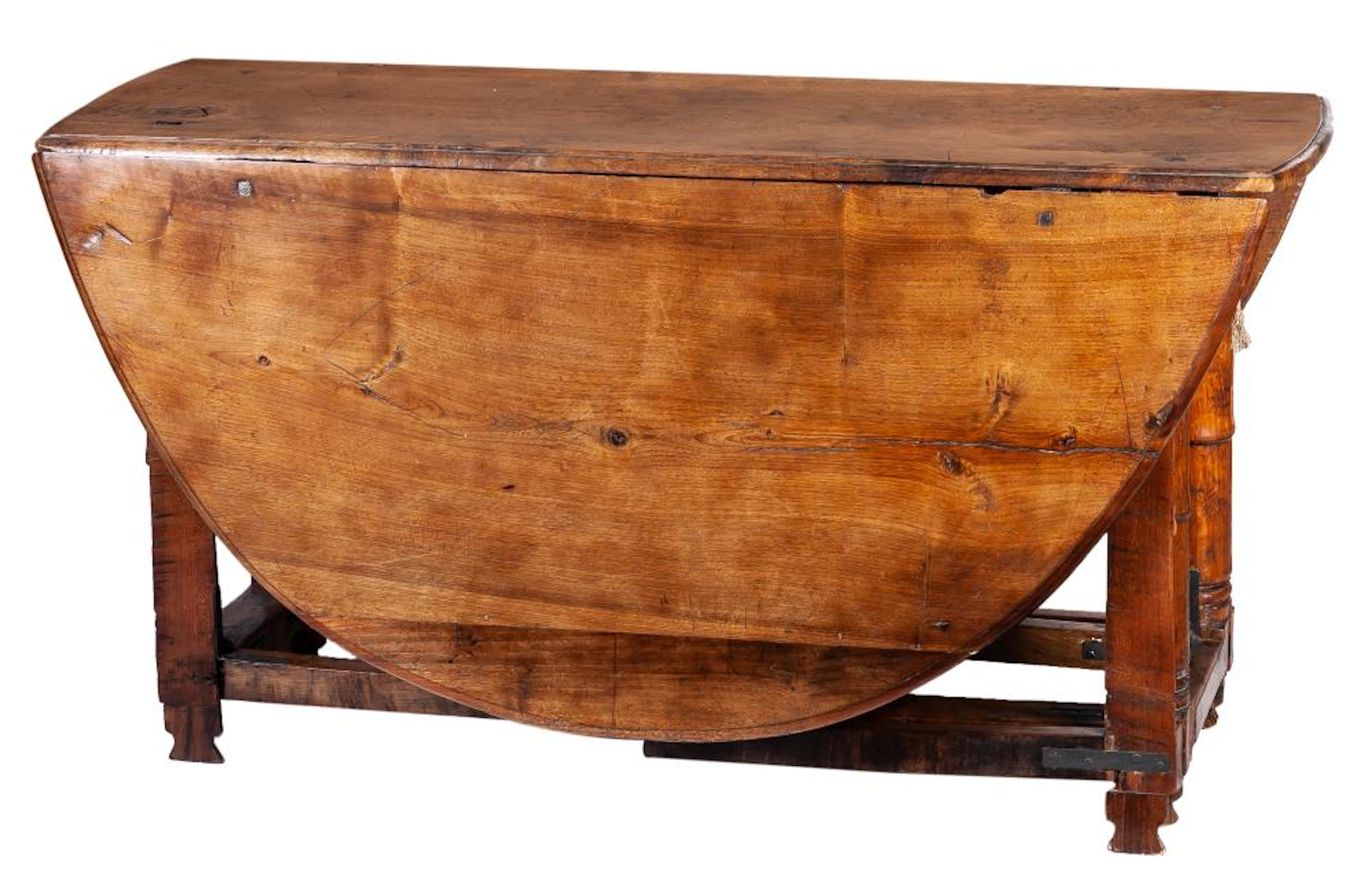 A walnut drop-leaf table, 18th Century