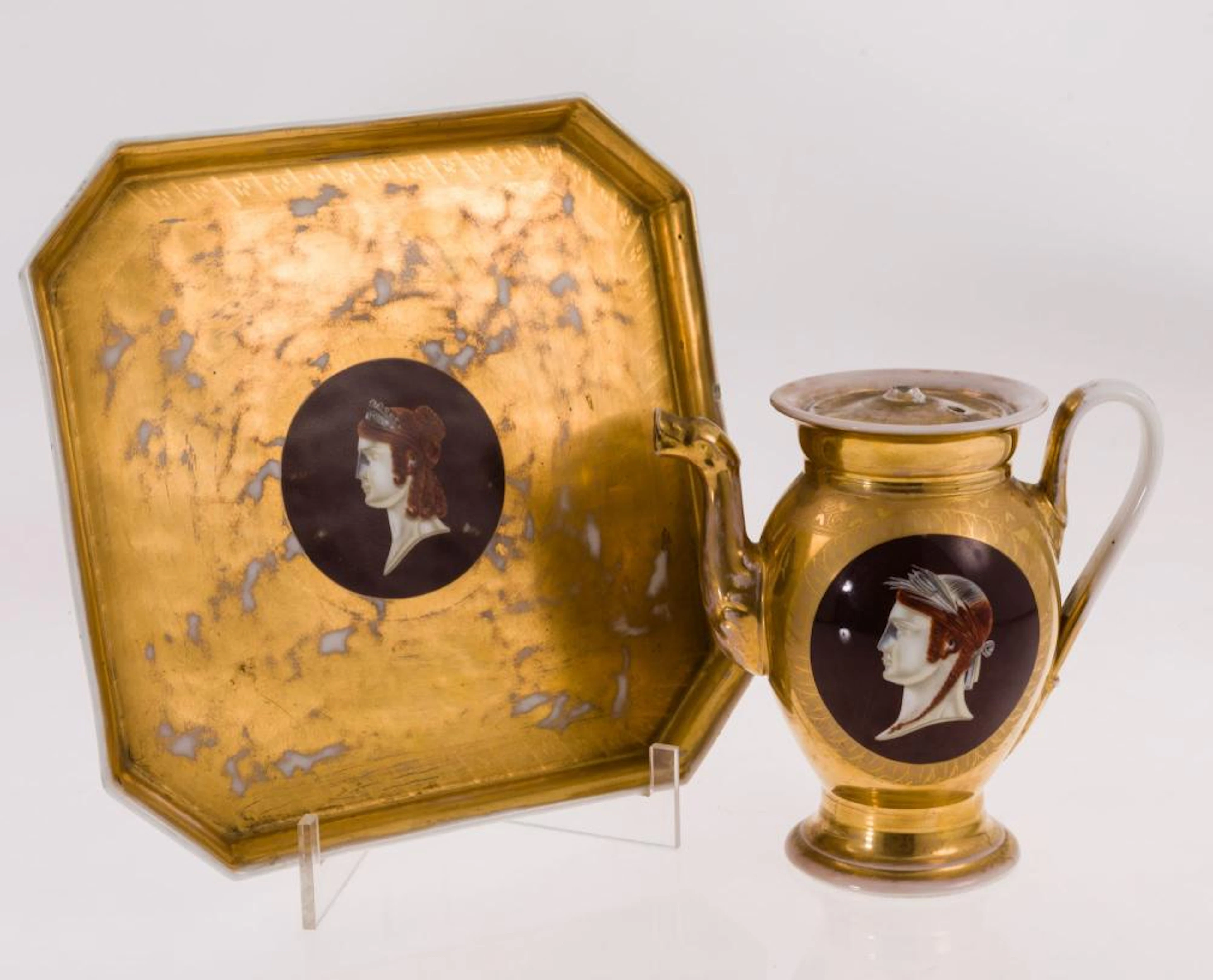 Teapot set with tray in Paris porcelain