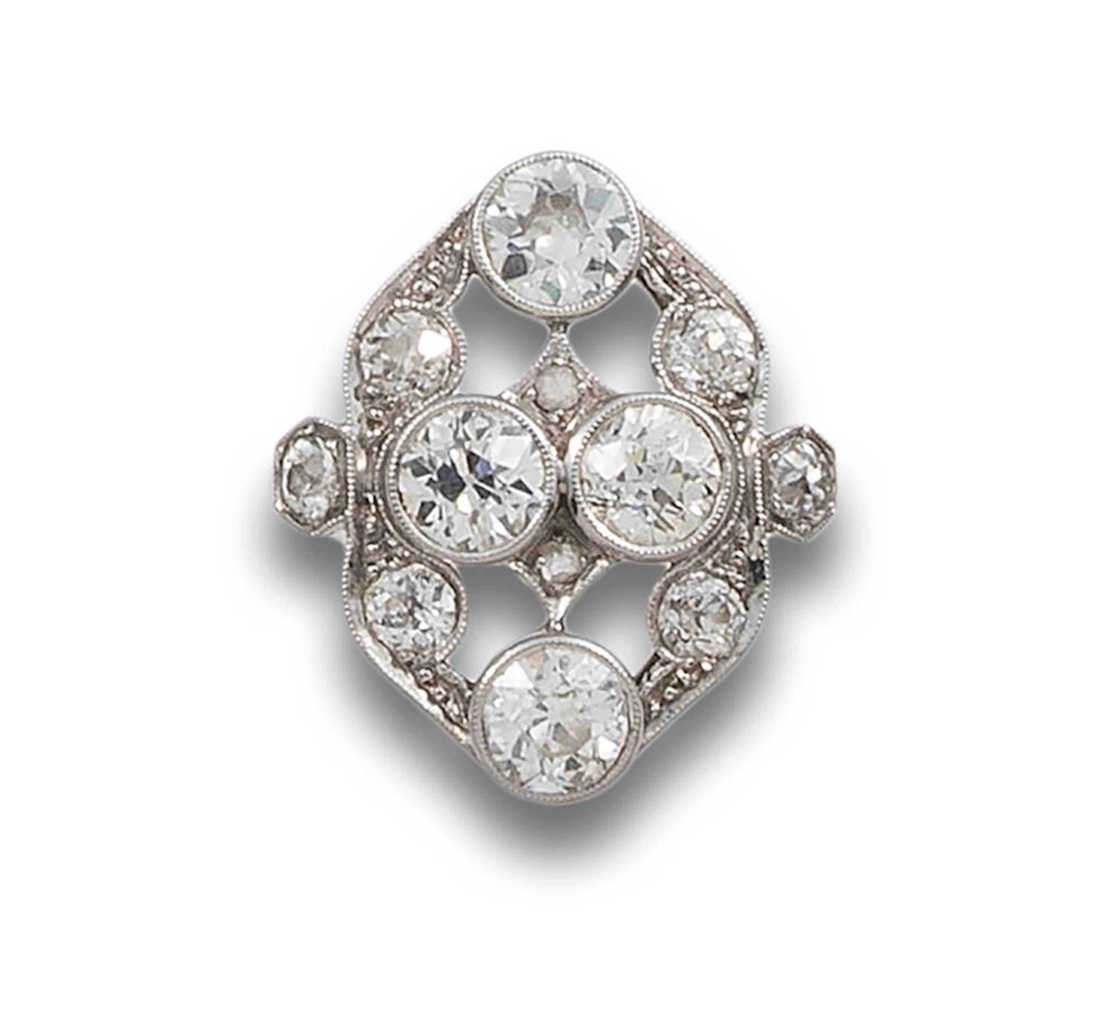 ART DECO RING IN PLATINUM WITH DIAMONDS