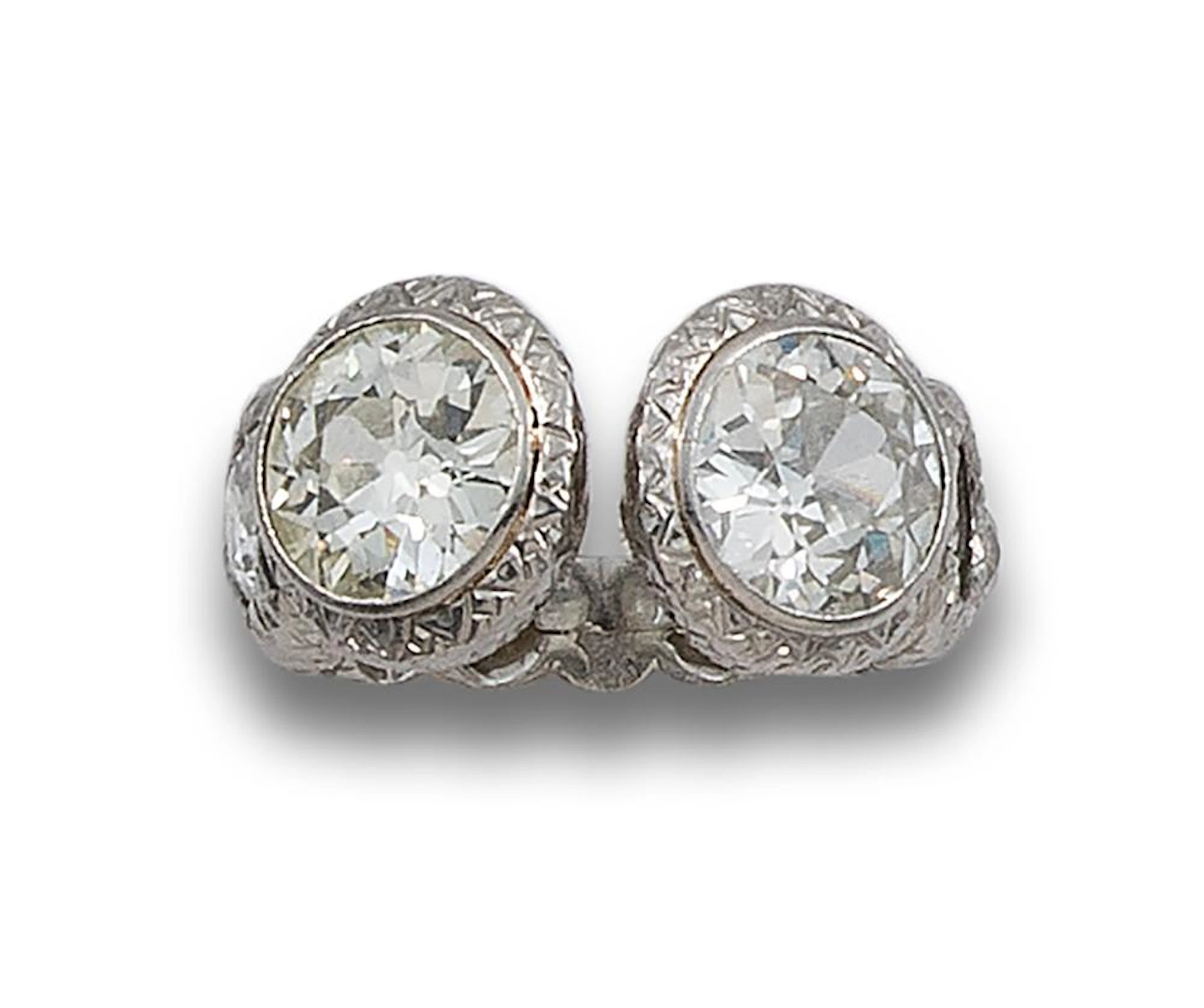 BYPASS DIAMONDS RING, IN PLATINUM